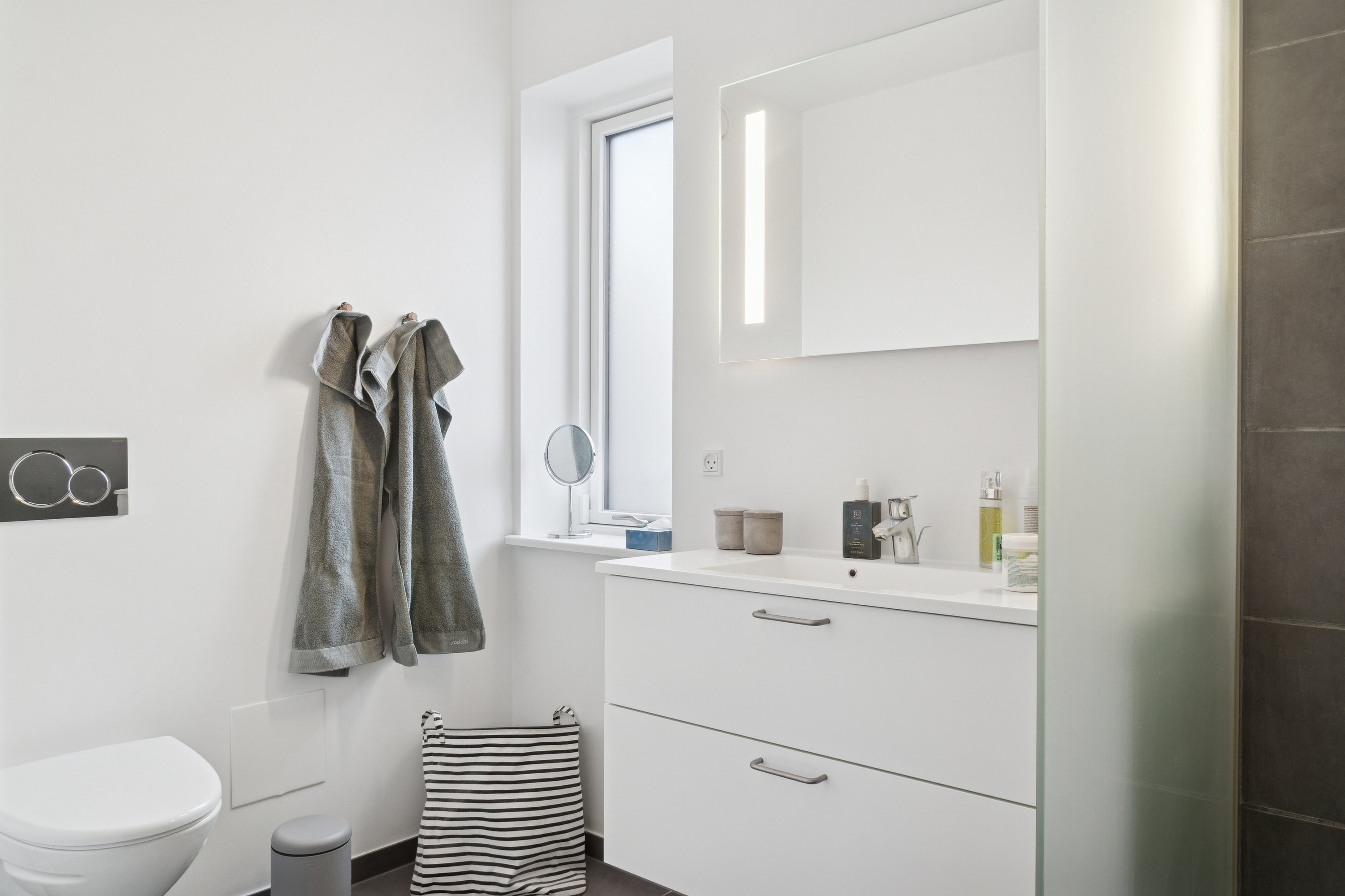 Fremhævet badeværelse billede i fuldskærmstilstand. Billede af Obstruphøjen 42B, 8320 Mårslet