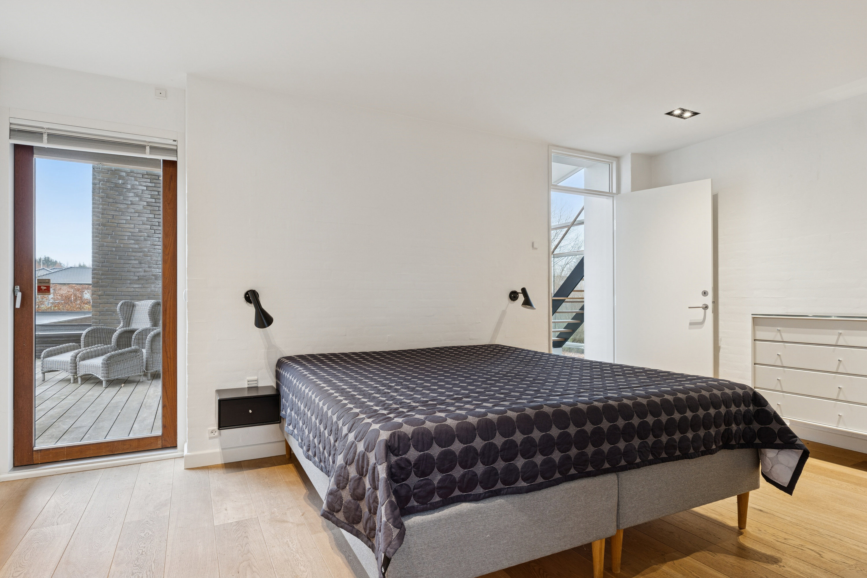 Fremhævet soveværelse billede i fuldskærmstilstand. Billede af Bakkegårdsvej 3, Kollund, 6340 Kruså