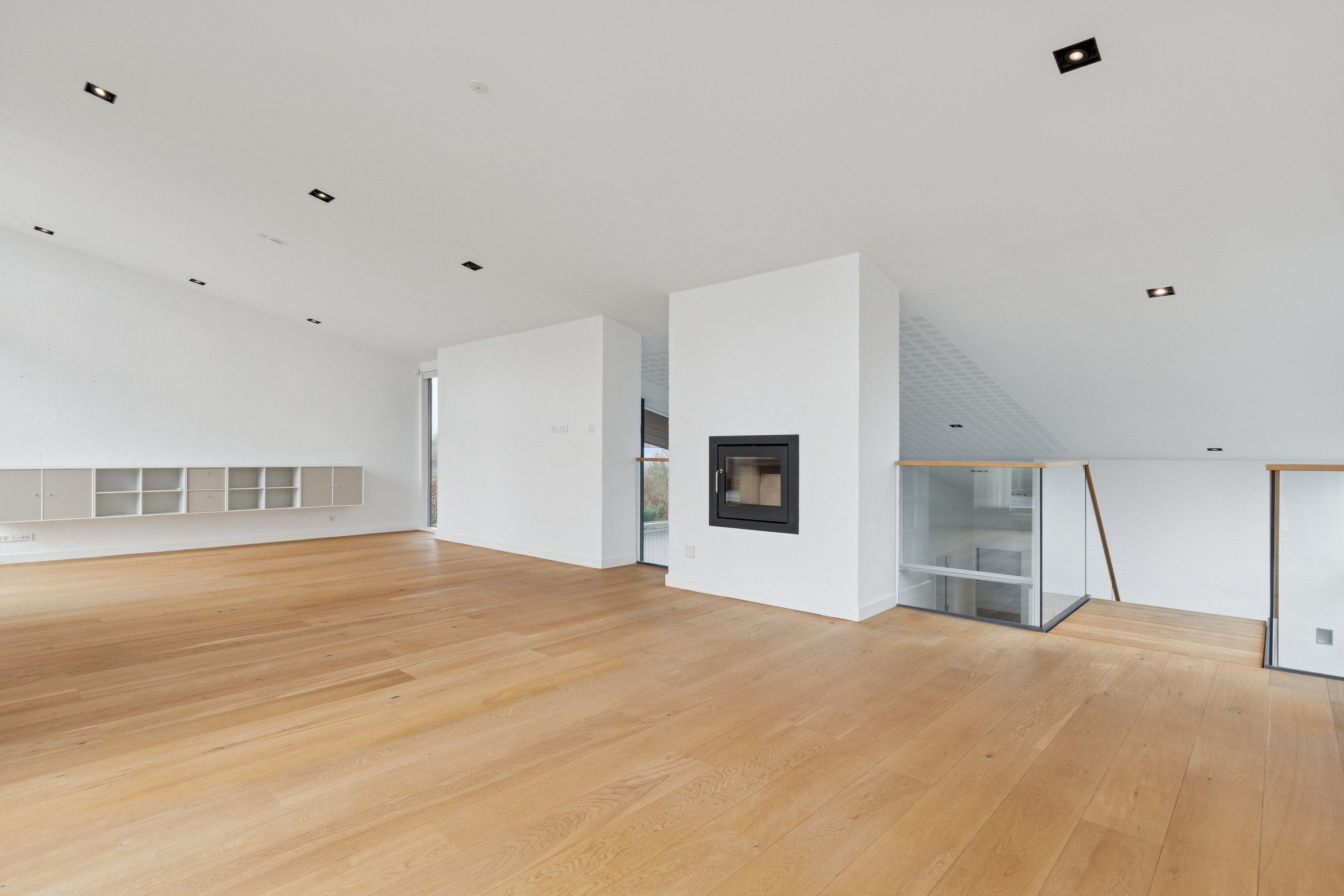 Fremhævet stue billede i fuldskærmstilstand. Billede af Bakkegårdsvej 3, Kollund, 6340 Kruså