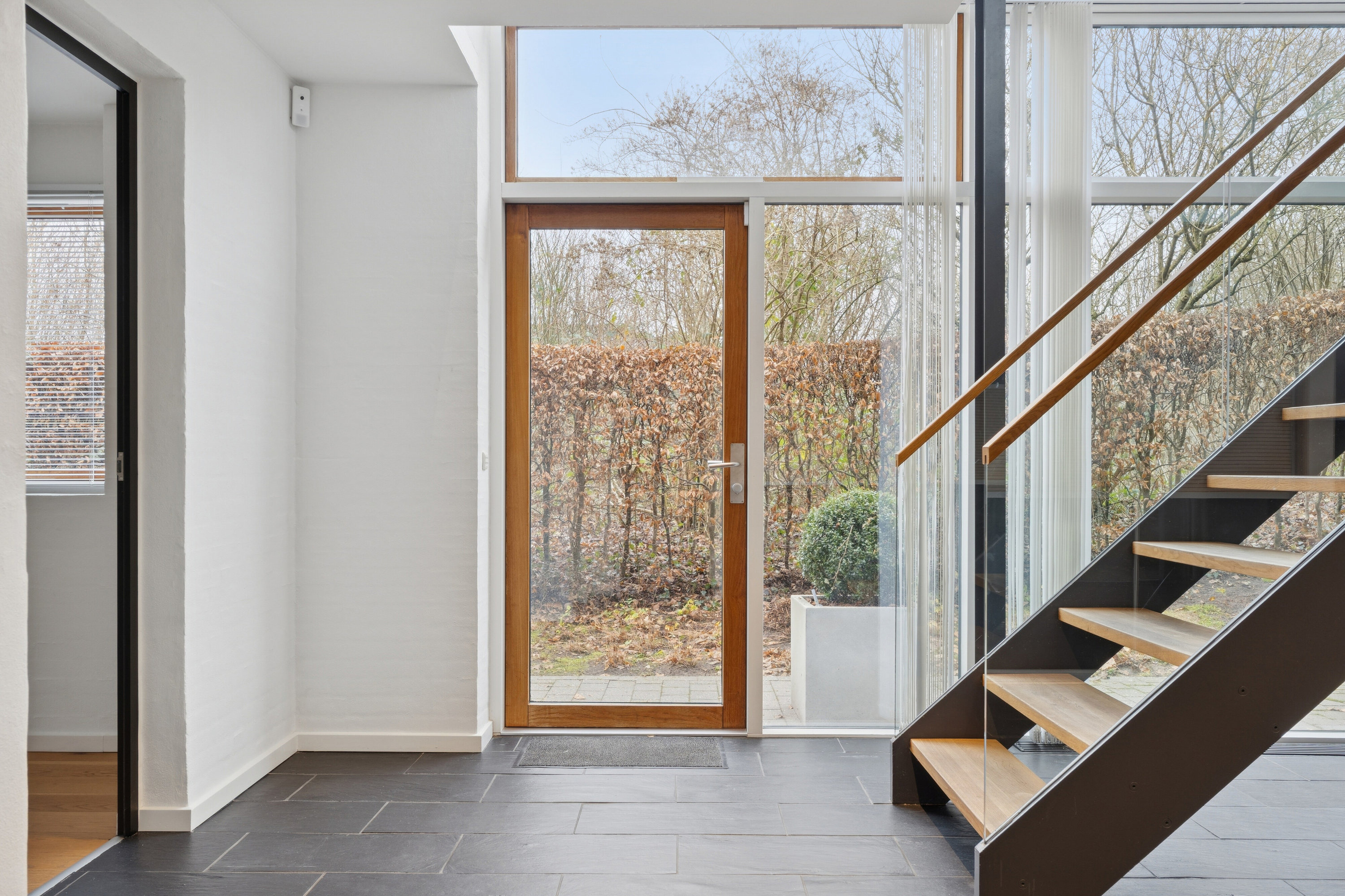 Fremhævet gang billede i fuldskærmstilstand. Billede af Bakkegårdsvej 3, Kollund, 6340 Kruså