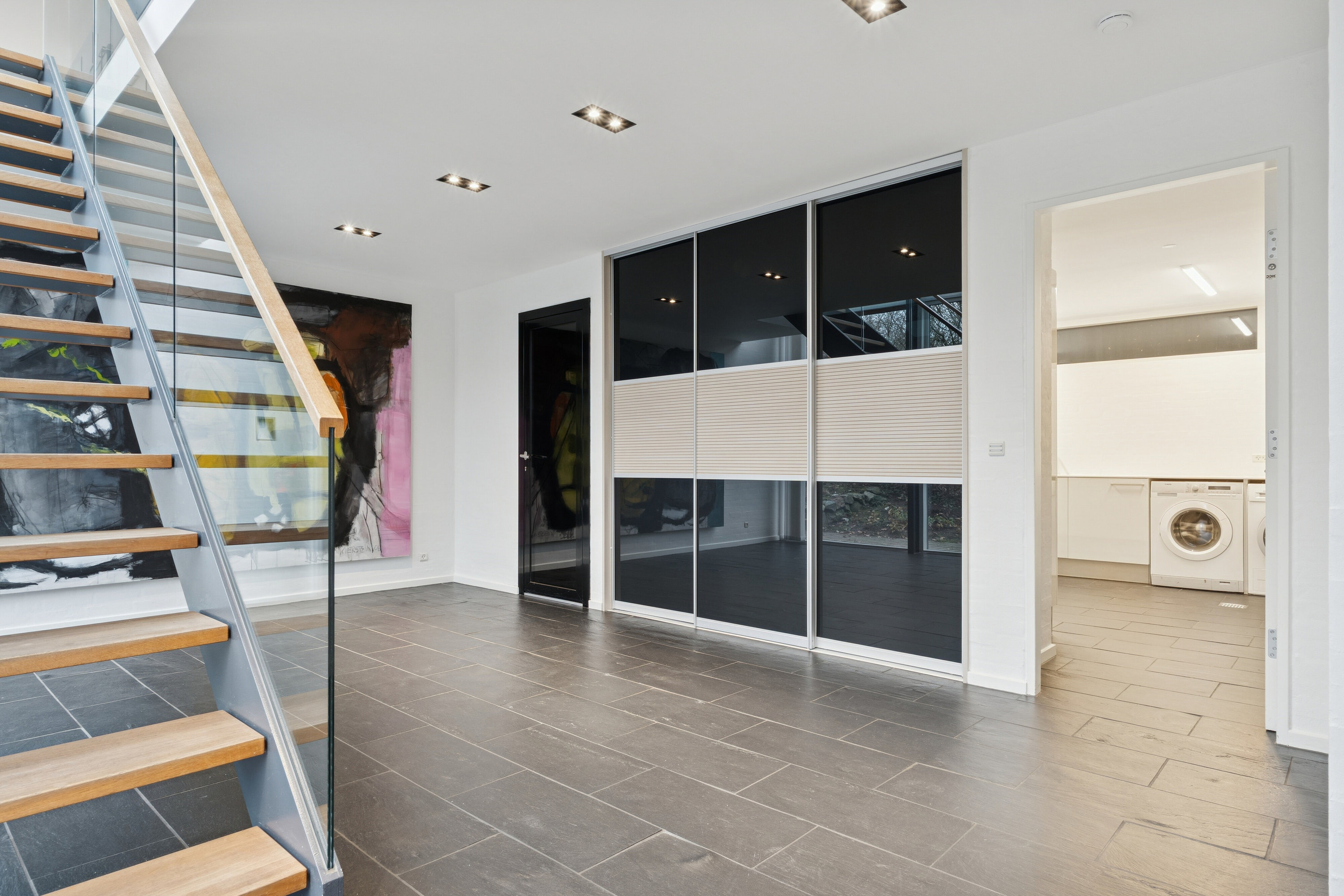 Fremhævet gang billede i fuldskærmstilstand. Billede af Bakkegårdsvej 3, Kollund, 6340 Kruså