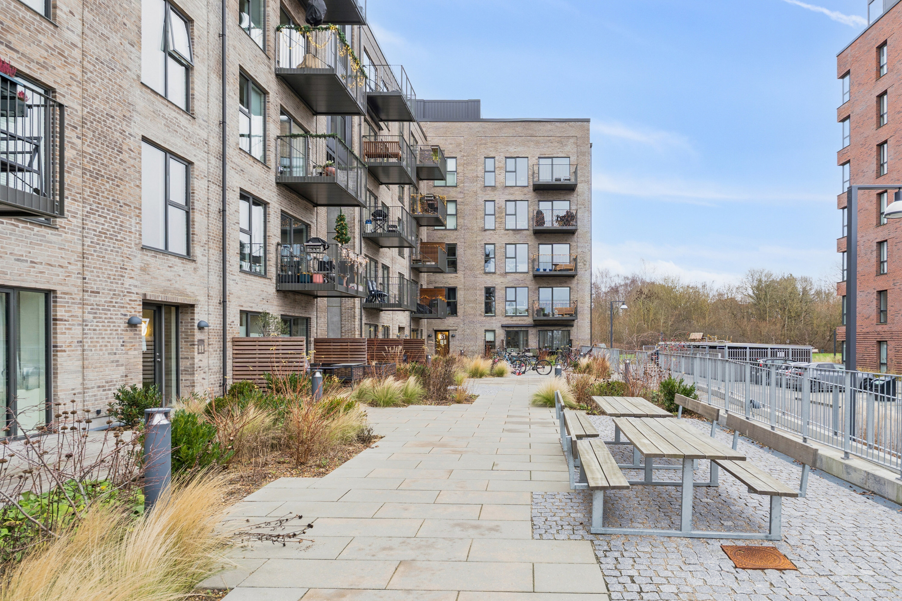 Fremhævet udendørs billede i fuldskærmstilstand. Billede af Plantagevej 49, 3. tv., 2610 Rødovre