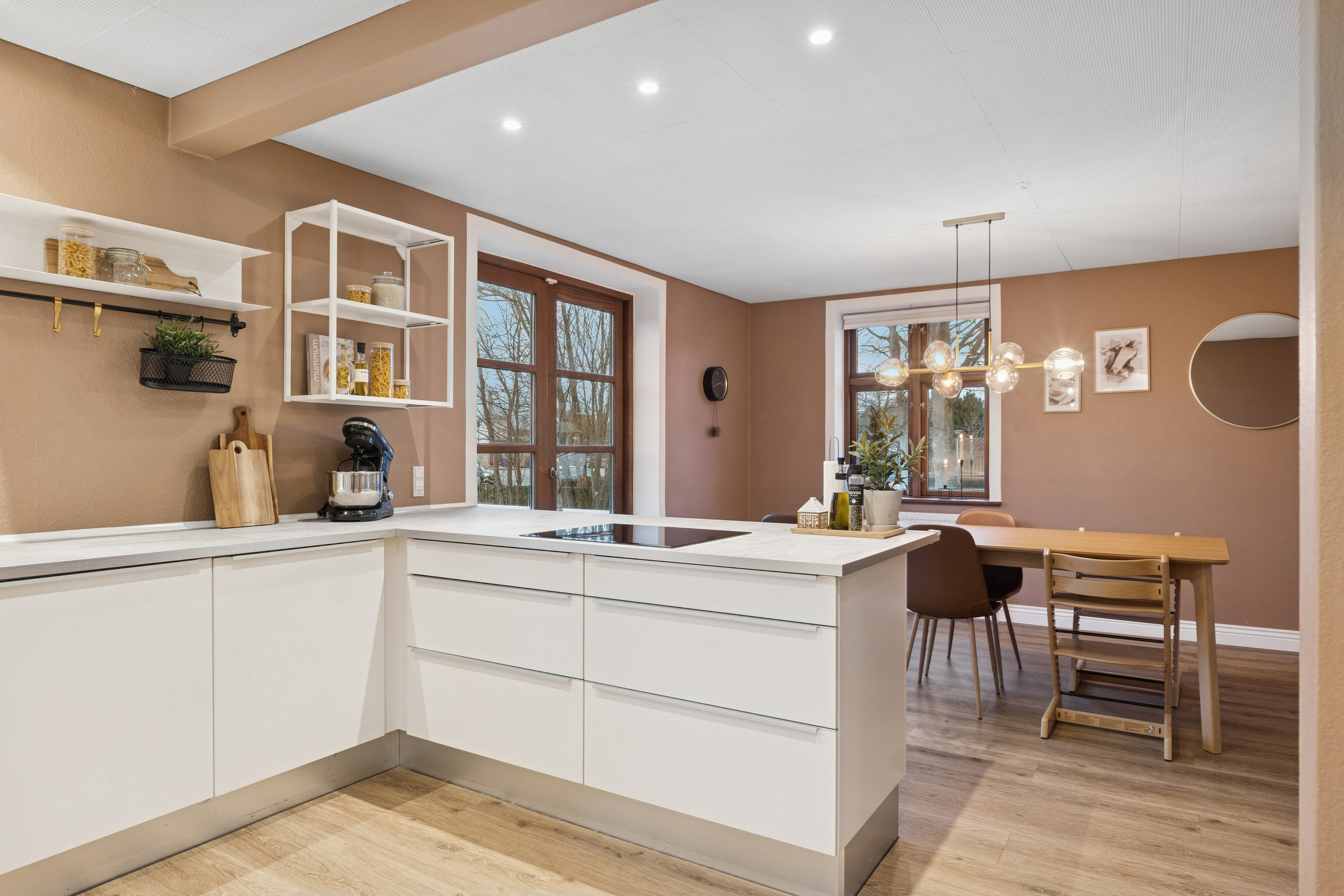 Fremhævet køkken billede i fuldskærmstilstand. Billede af Frilandsvej 16, 9800 Hjørring