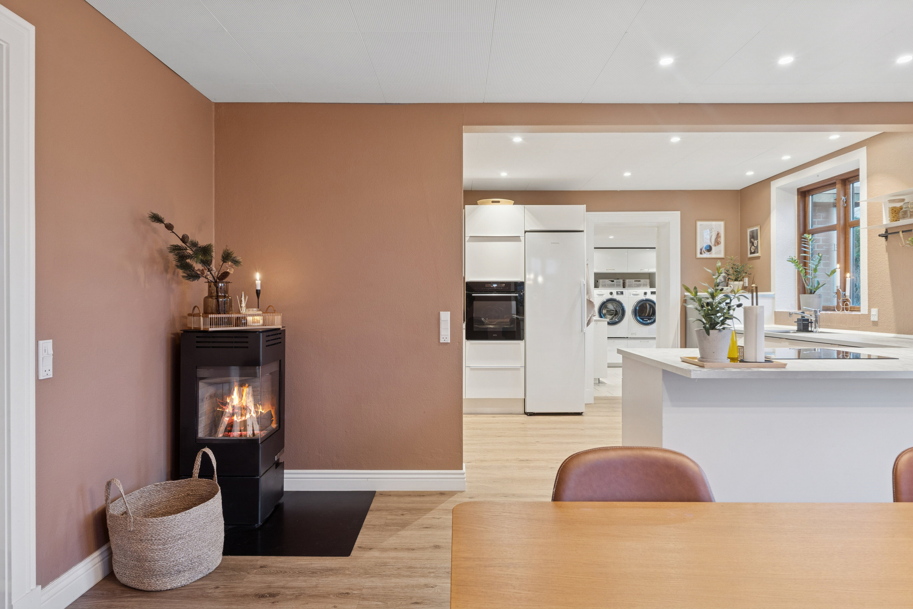 Fremhævet stue billede i fuldskærmstilstand. Billede af Frilandsvej 16, 9800 Hjørring