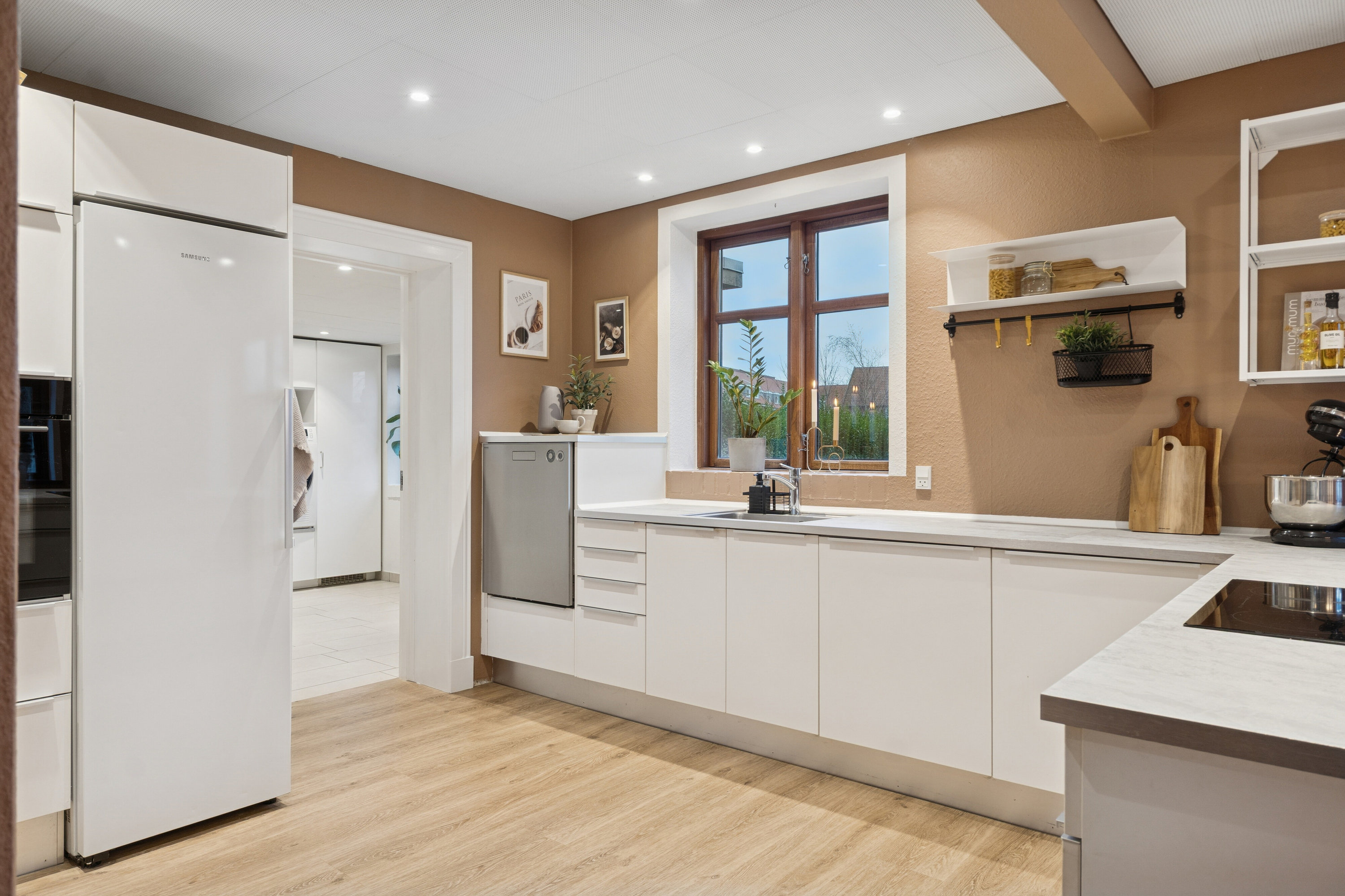 Fremhævet køkken billede i fuldskærmstilstand. Billede af Frilandsvej 16, 9800 Hjørring