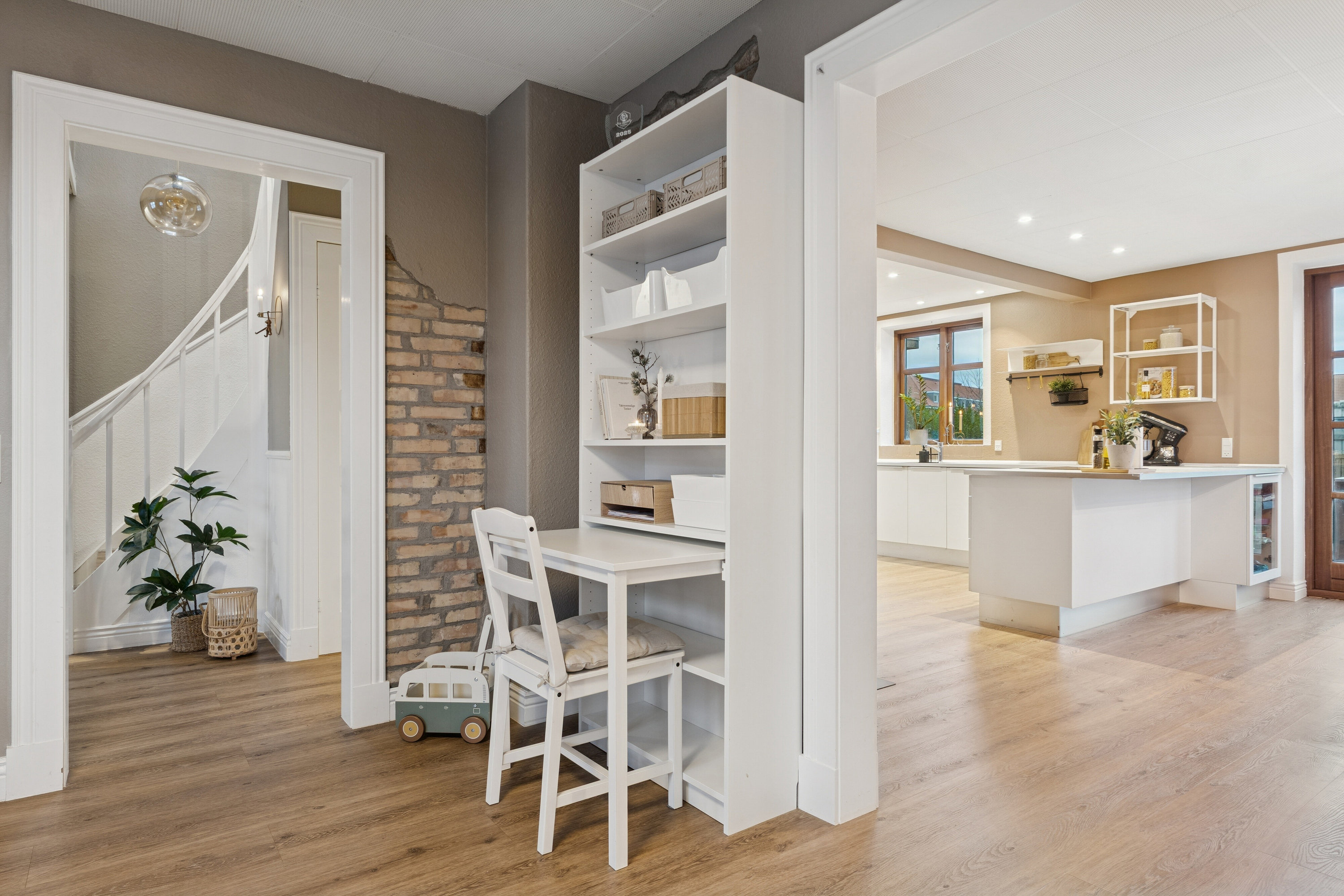 Fremhævet stue billede i fuldskærmstilstand. Billede af Frilandsvej 16, 9800 Hjørring