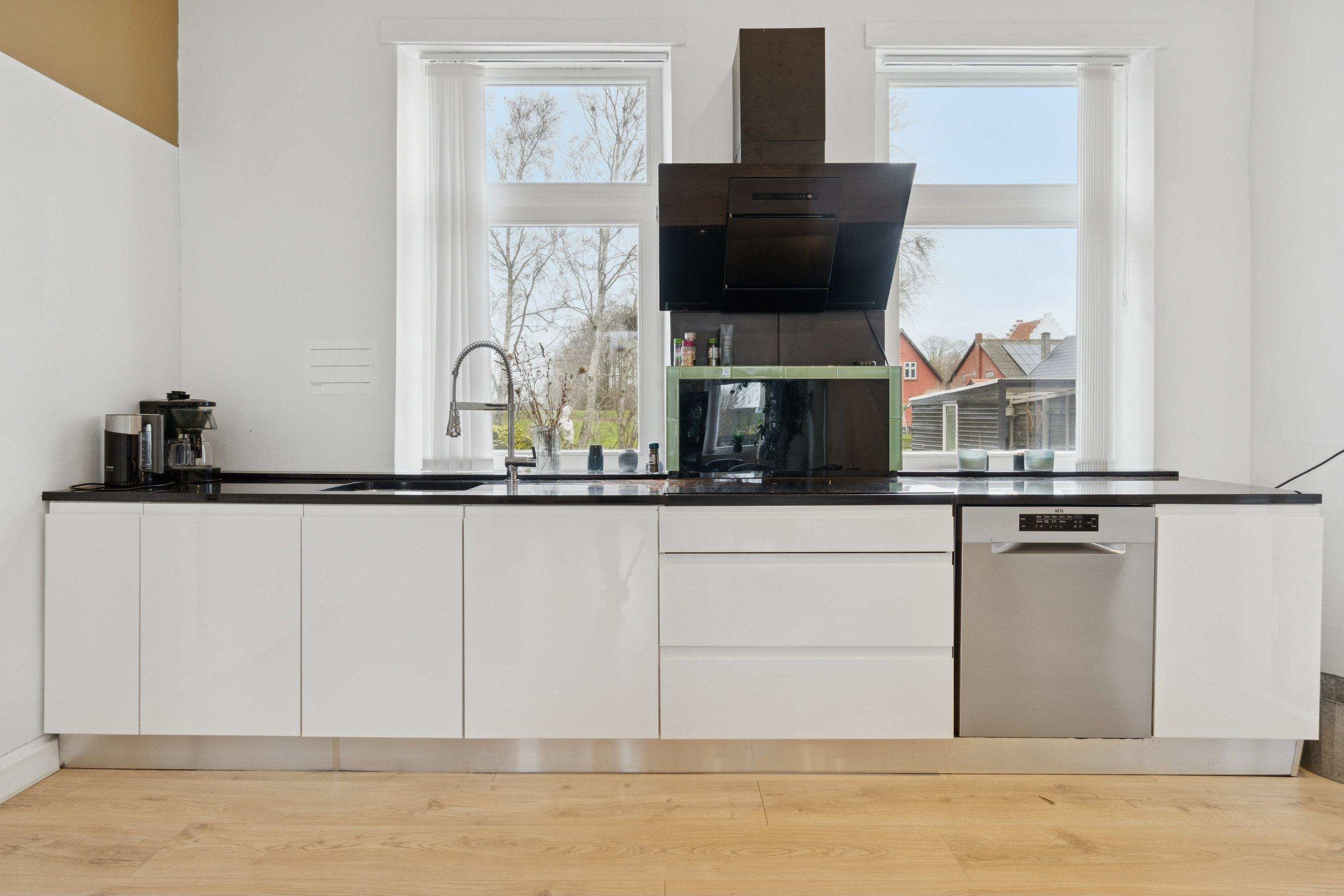 Fremhævet køkken billede i fuldskærmstilstand. Billede af Pederskervejen 8, Bodilsker, 3730 Nexø