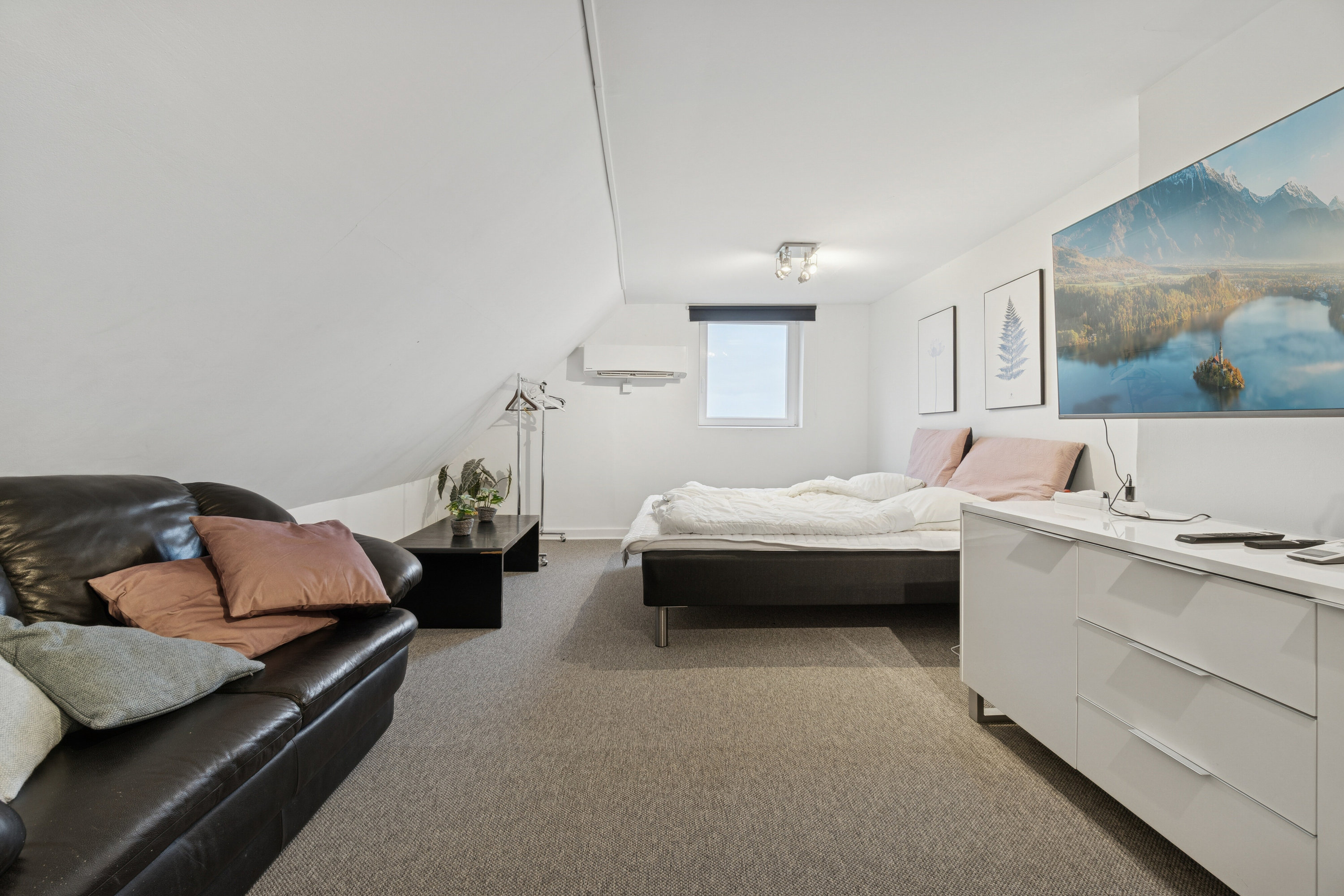 Fremhævet soveværelse billede i fuldskærmstilstand. Billede af Pederskervejen 8, Bodilsker, 3730 Nexø