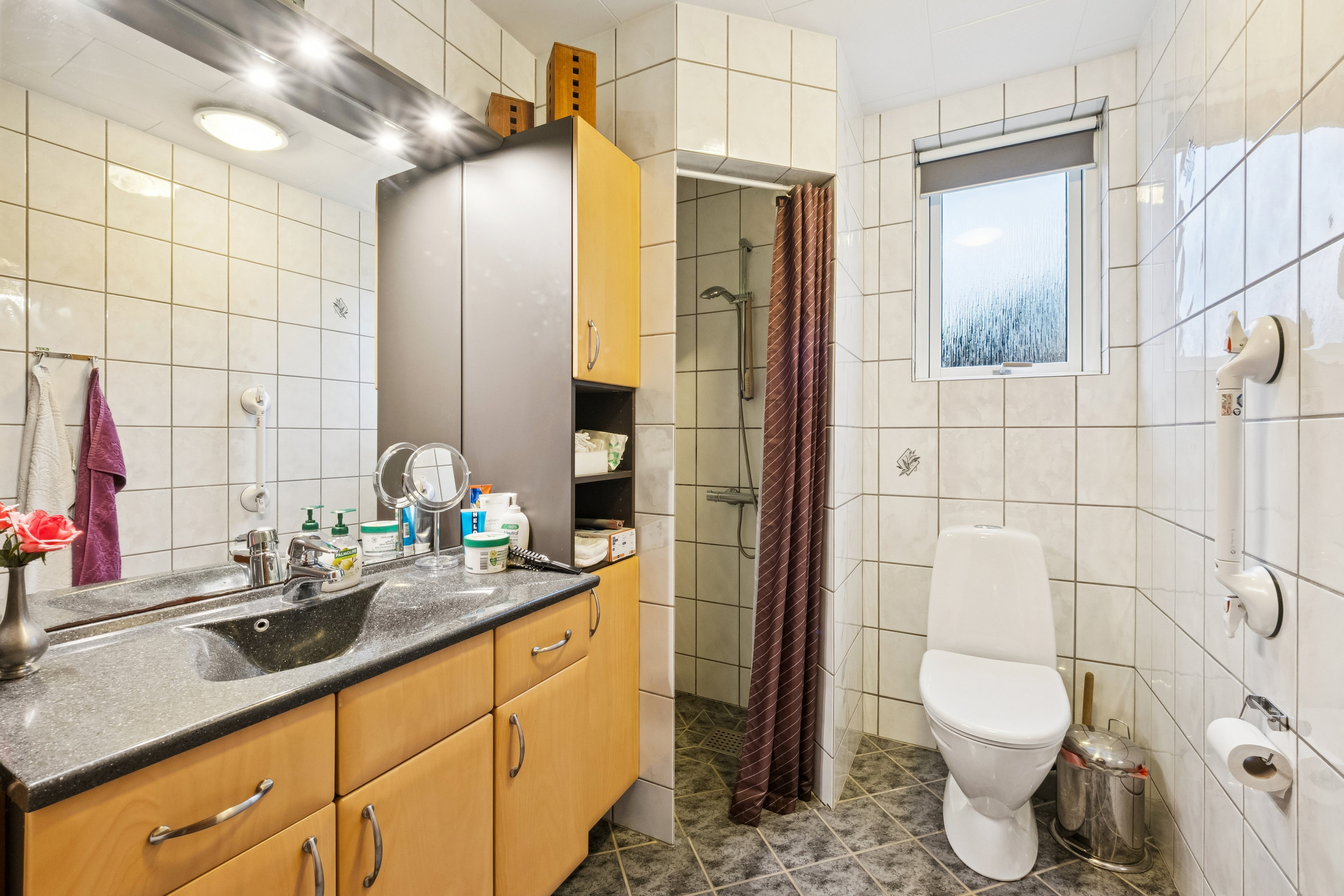 Fremhævet badeværelse billede i fuldskærmstilstand. Billede af Ansgarvej 32, Øster Jølby, 7950 Erslev