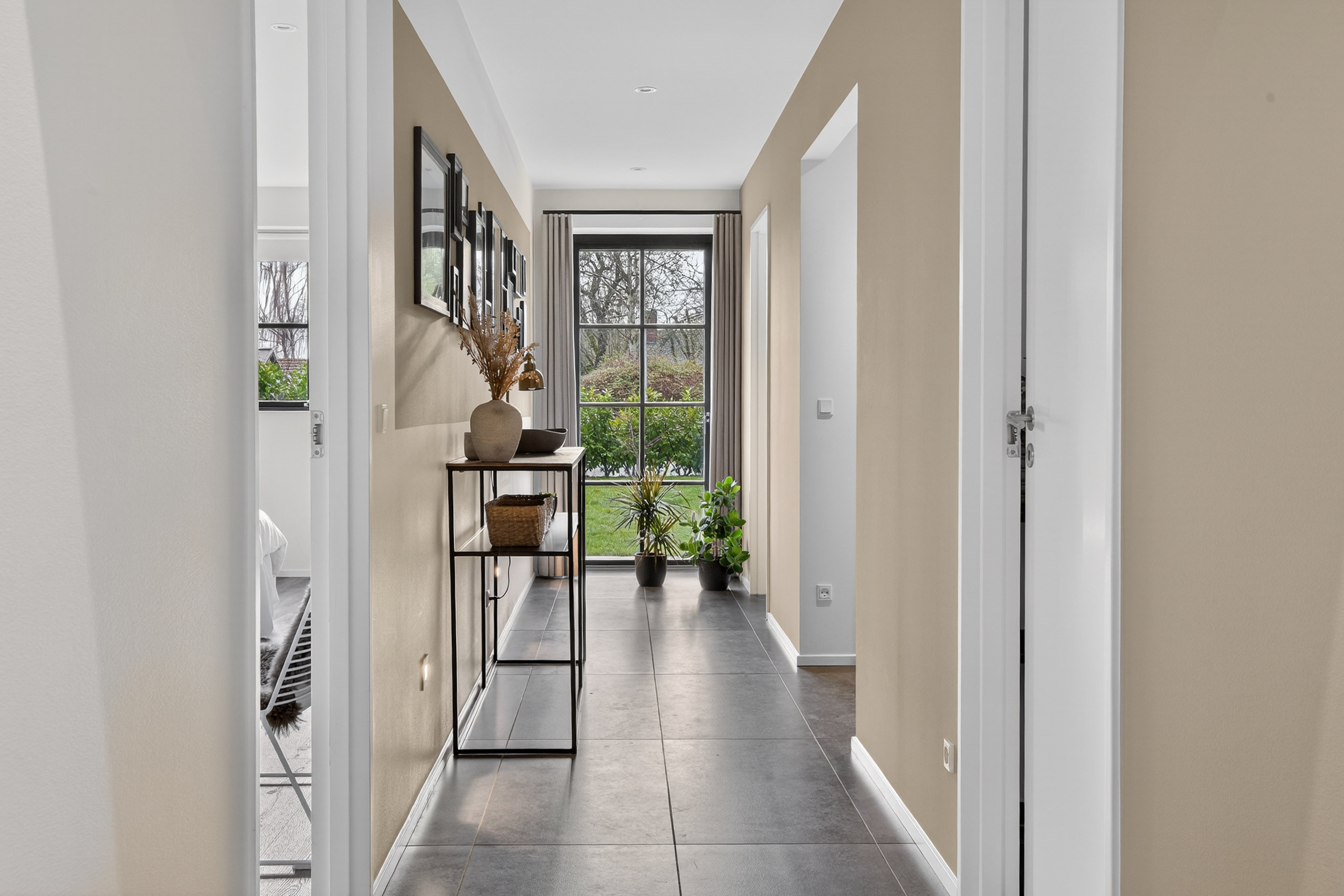 Fremhævet gang billede i fuldskærmstilstand. Billede af Smørum Bygade 43, Smørumovre, 2765 Smørum