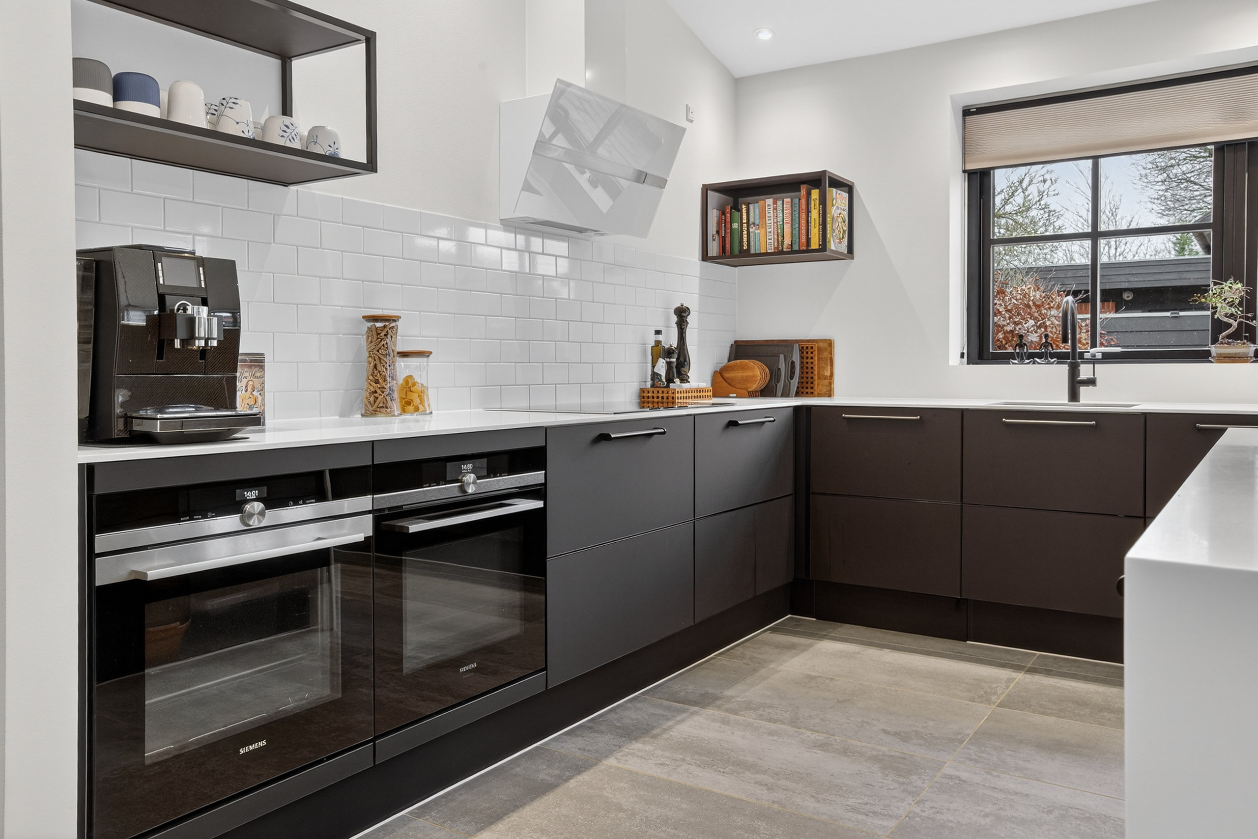 Fremhævet køkken billede i fuldskærmstilstand. Billede af Smørum Bygade 43, Smørumovre, 2765 Smørum