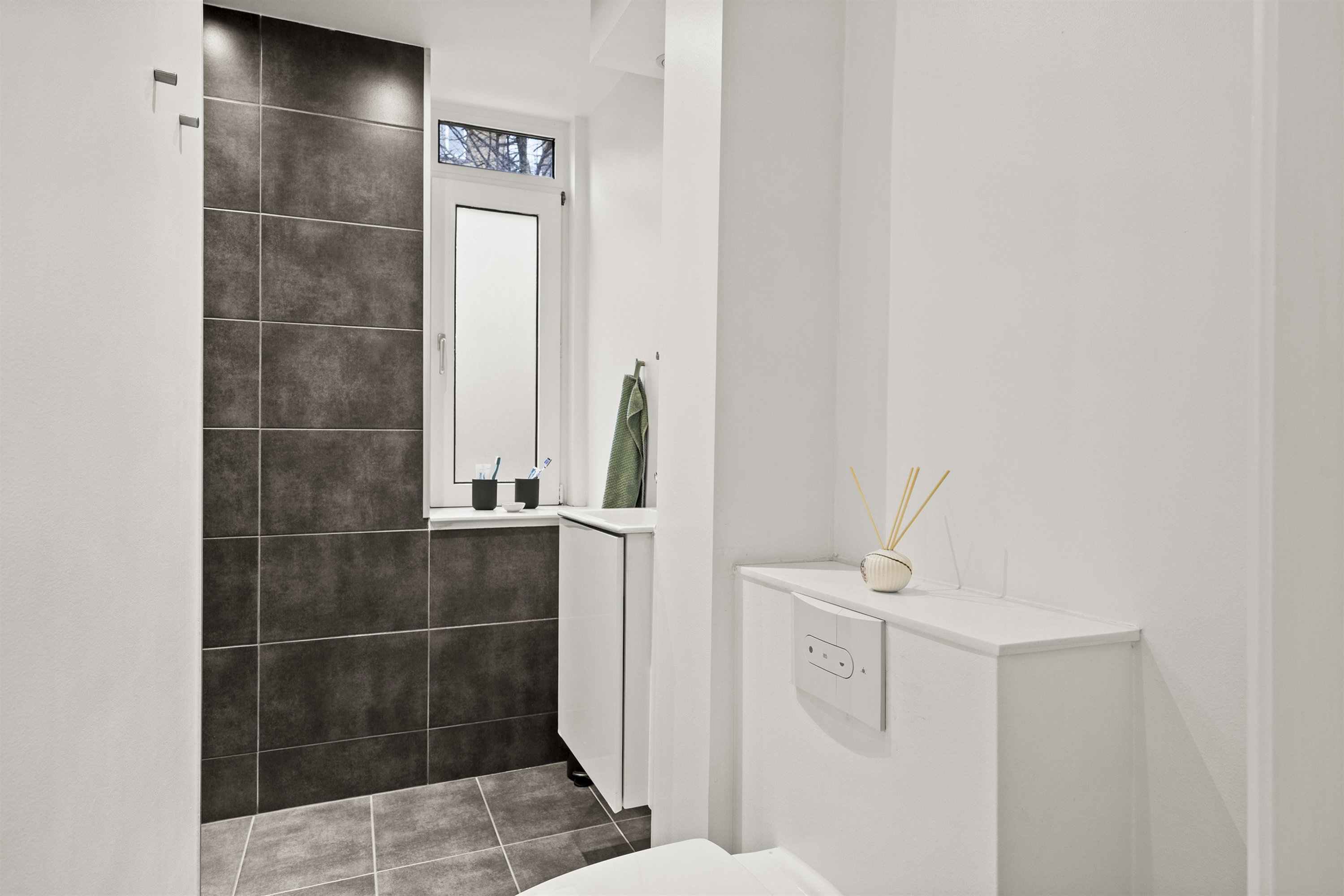 Fremhævet andet billede i fuldskærmstilstand. Billede af Kirkevej 21C, st.. tv., 2920 Charlottenlund