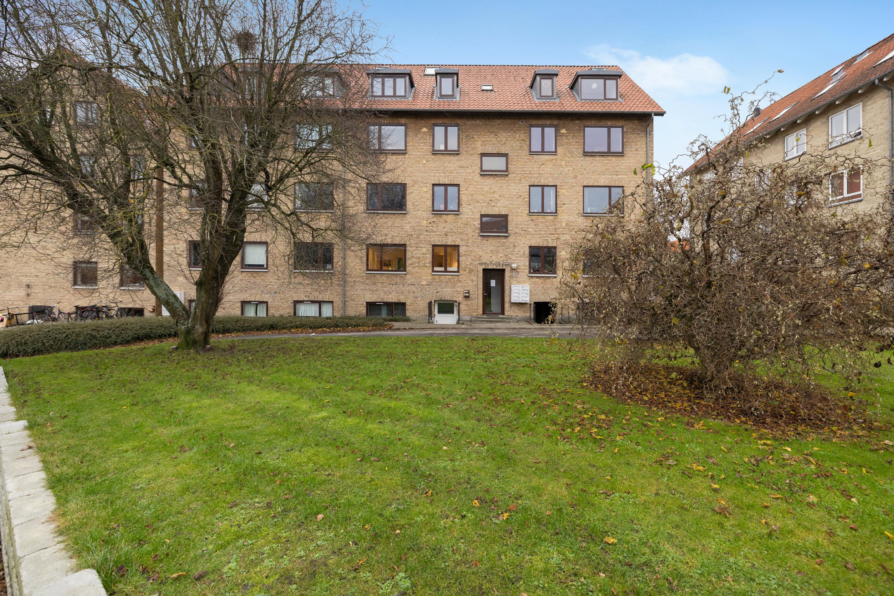 Fremhævet  billede i fuldskærmstilstand. Billede af Helge Rodes Vej 13, st.. tv., 8210 Aarhus V