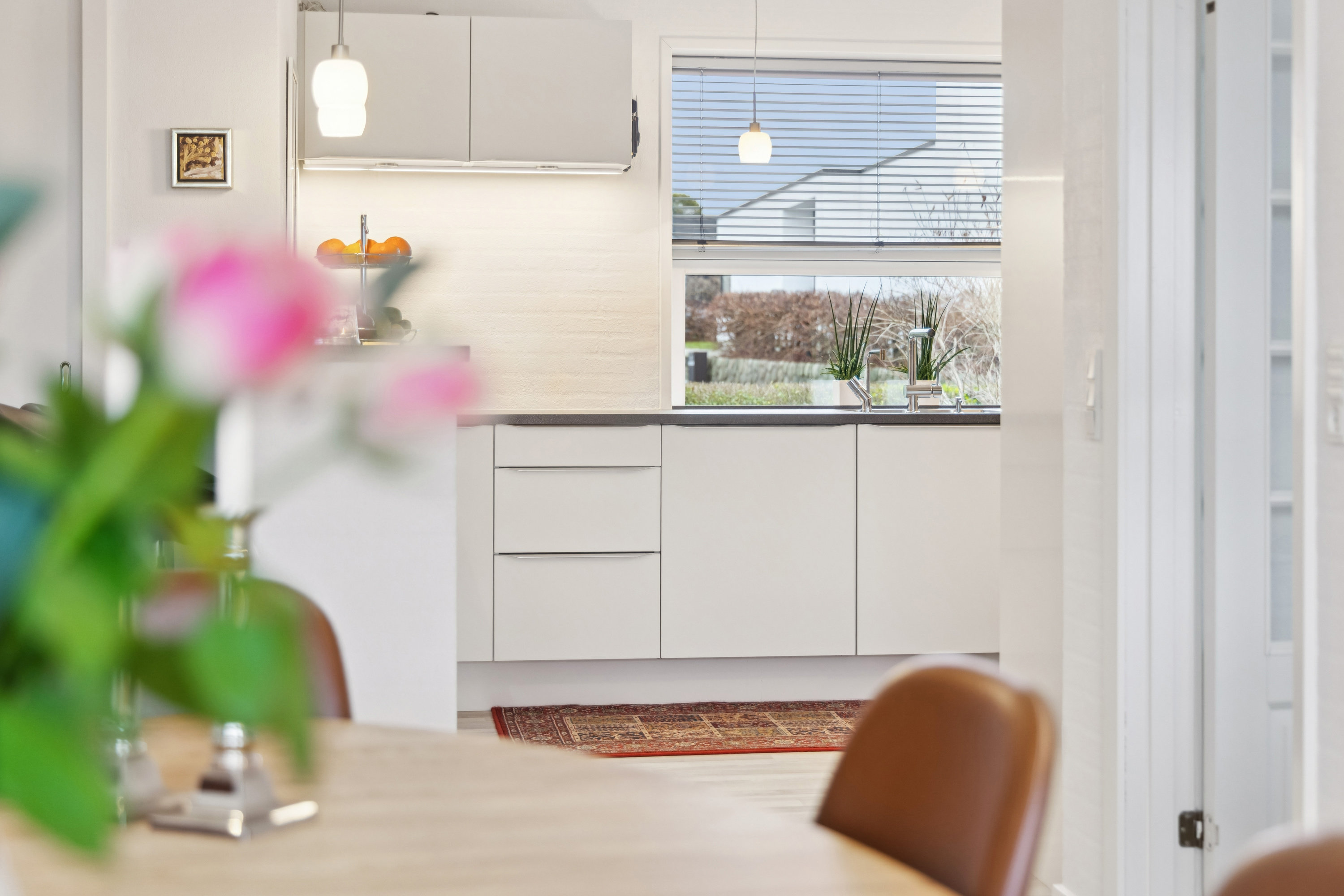 Fremhævet stue billede i fuldskærmstilstand. Billede af Mester Eriks Vej 12A, 9000 Aalborg