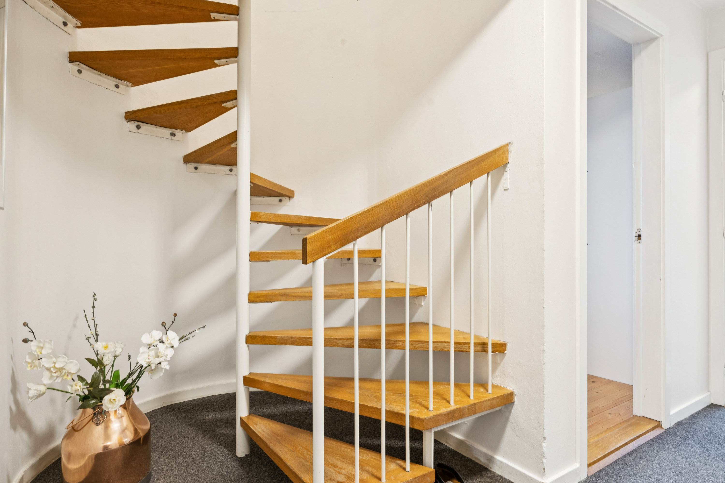 Fremhævet trappe billede i fuldskærmstilstand. Billede af Mester Eriks Vej 12A, 9000 Aalborg