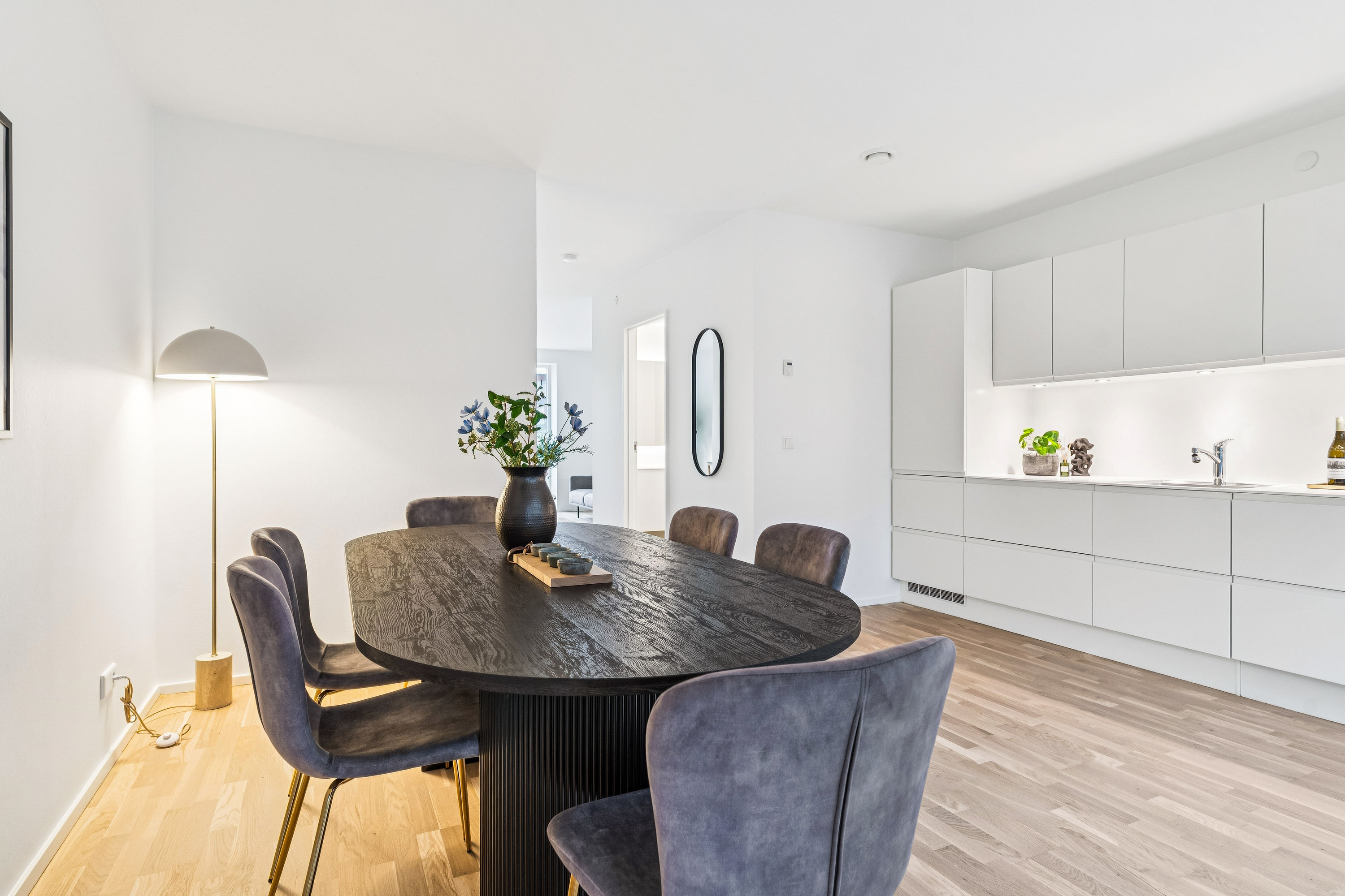 Fremhævet stue billede i fuldskærmstilstand. Billede af Granvej 79, 2880 Bagsværd