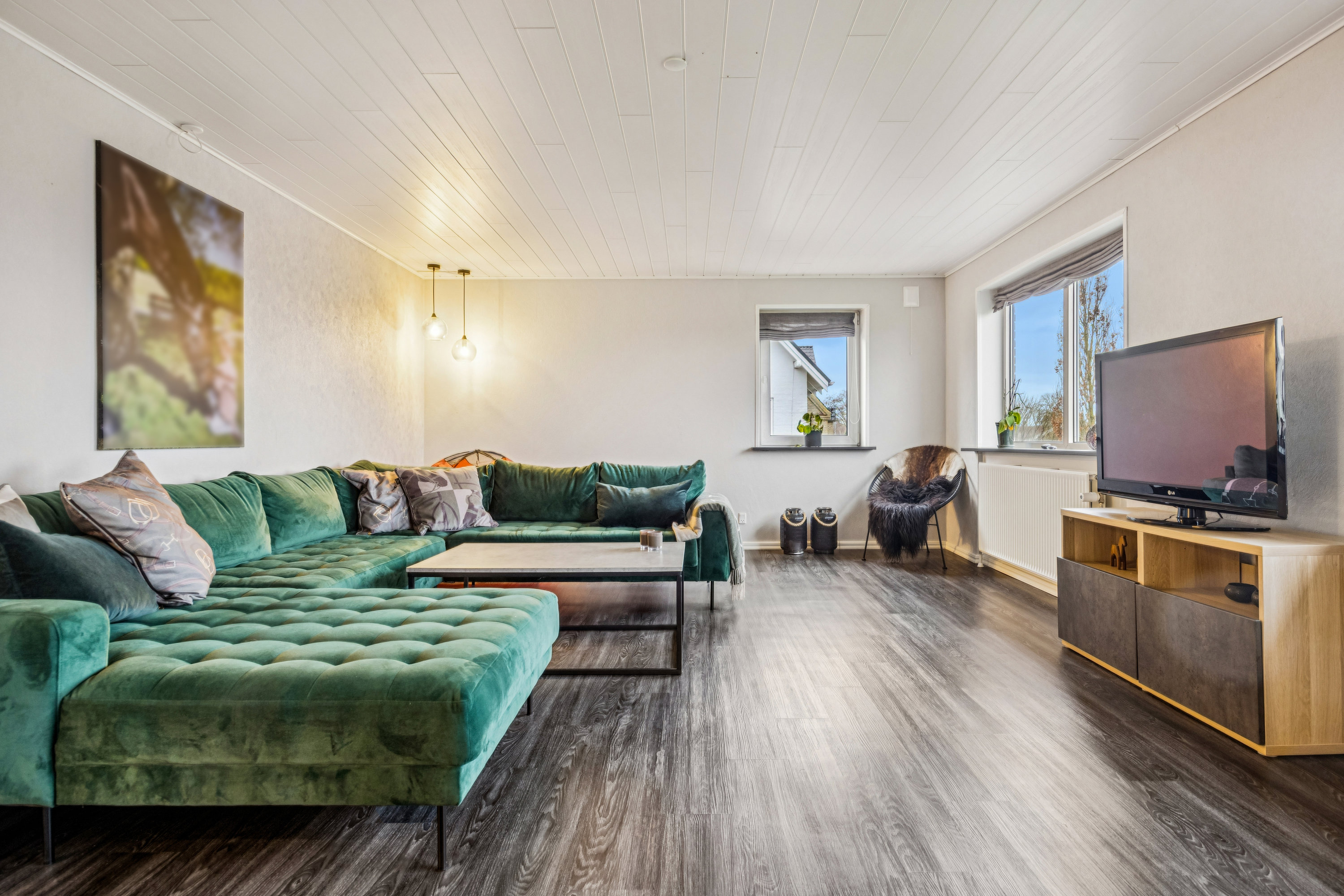 Fremhævet stue billede i fuldskærmstilstand. Billede af Halsvej 217, Vester Hassing, 9310 Vodskov