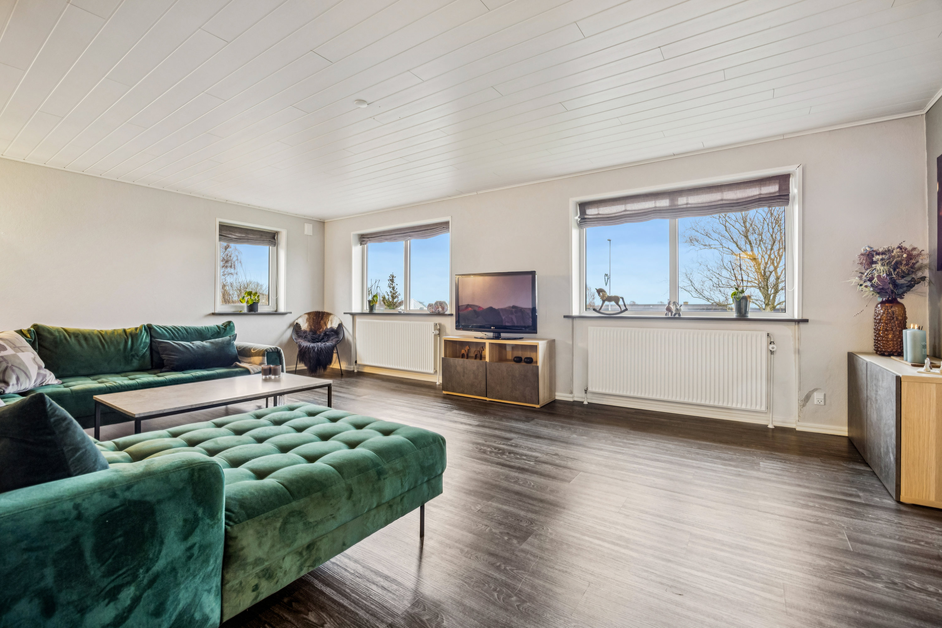 Fremhævet stue billede i fuldskærmstilstand. Billede af Halsvej 217, Vester Hassing, 9310 Vodskov