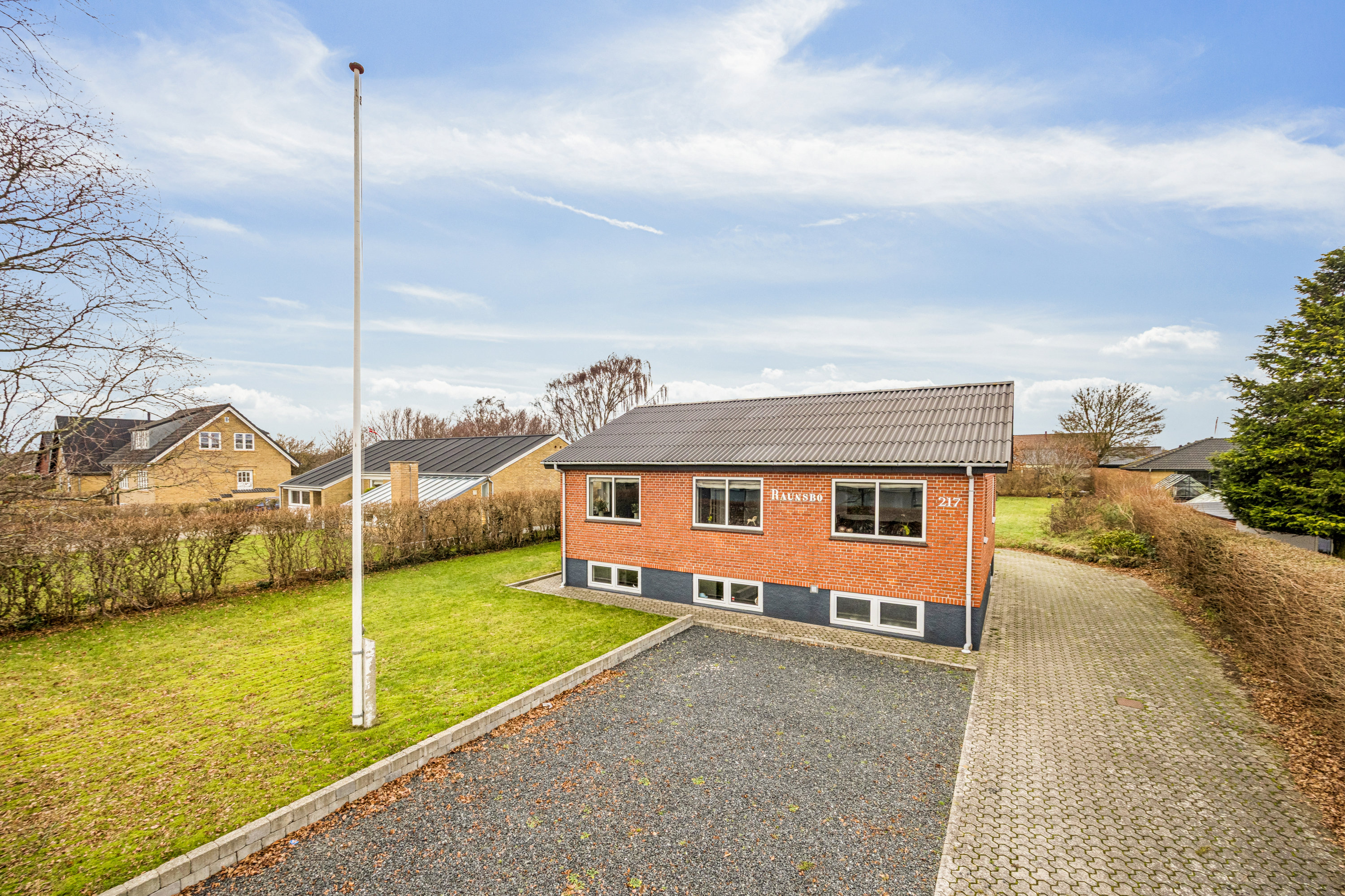 Fremhævet facade billede i fuldskærmstilstand. Billede af Halsvej 217, Vester Hassing, 9310 Vodskov