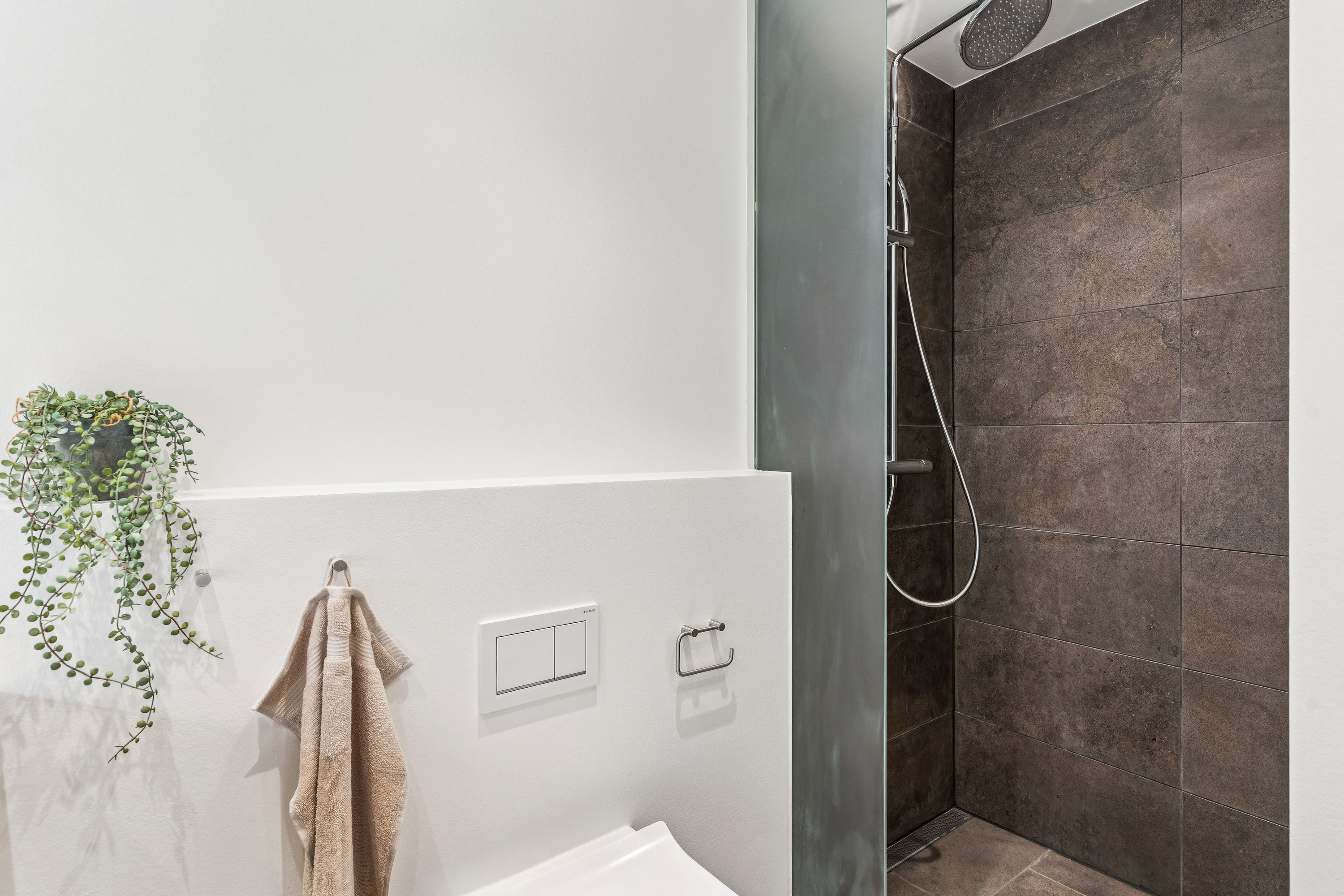 Fremhævet badeværelse billede i fuldskærmstilstand. Billede af Granvej 79, 2880 Bagsværd