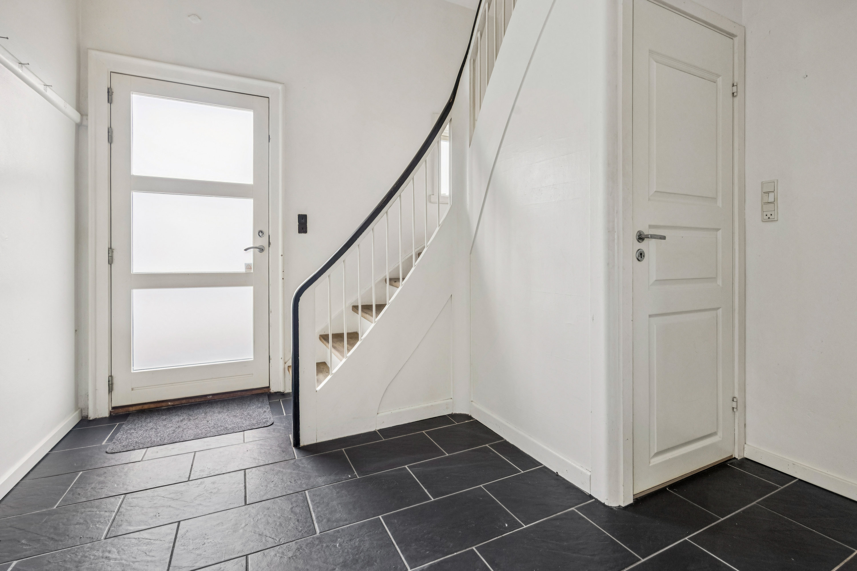 Miniaturebillede 2: entre/hall. Billede af Hølundvej 70, Øster Hassing, 9362 Gandrup