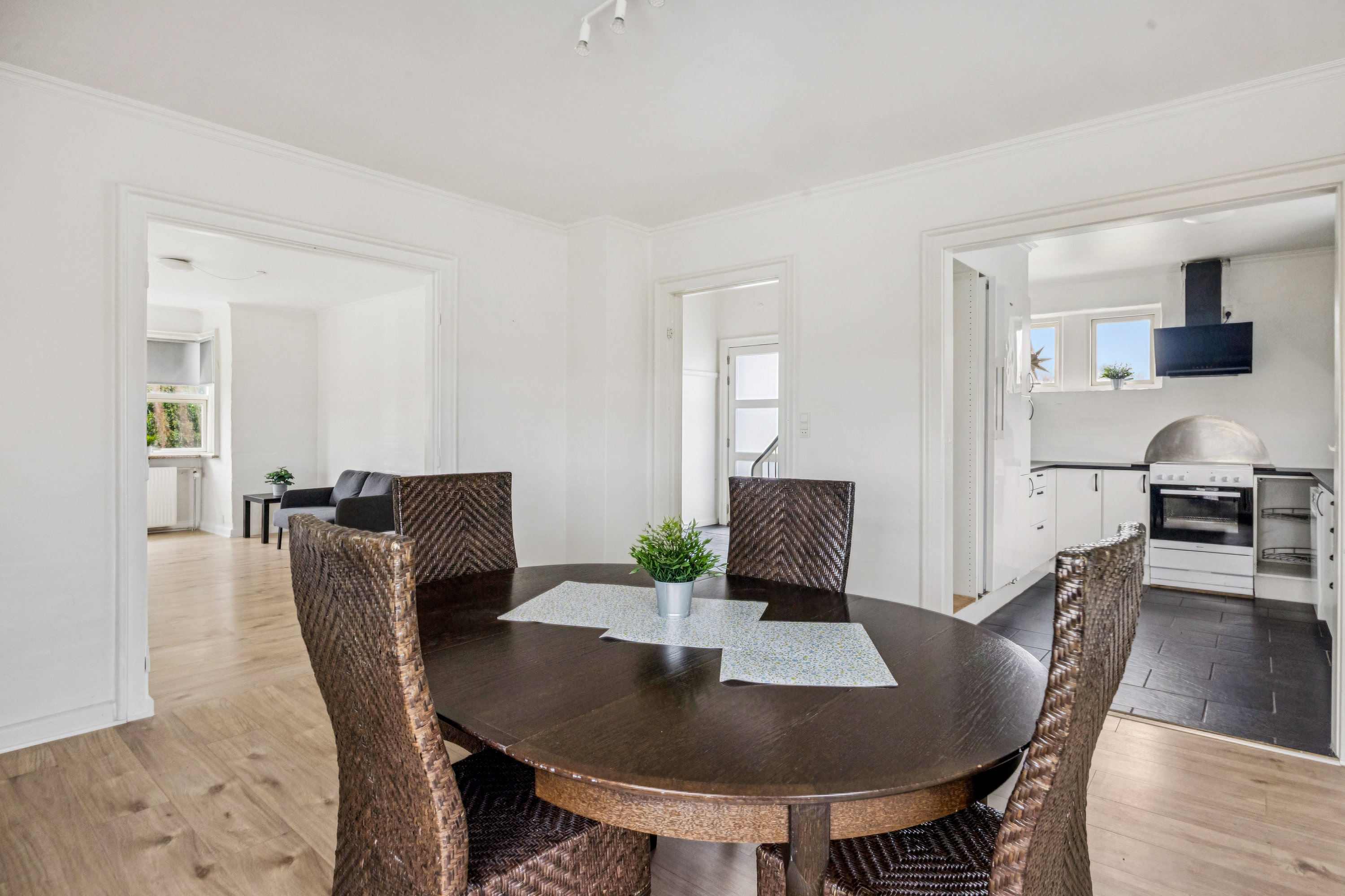 Fremhævet spisestue billede i fuldskærmstilstand. Billede af Hølundvej 70, Øster Hassing, 9362 Gandrup