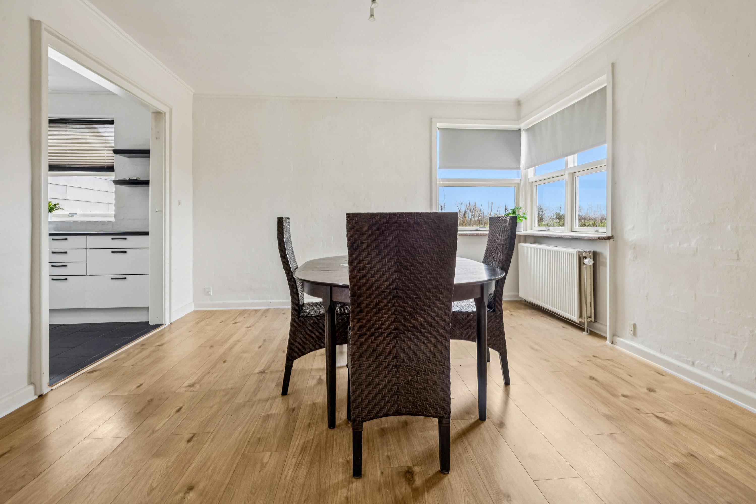 Fremhævet spisestue billede i fuldskærmstilstand. Billede af Hølundvej 70, Øster Hassing, 9362 Gandrup