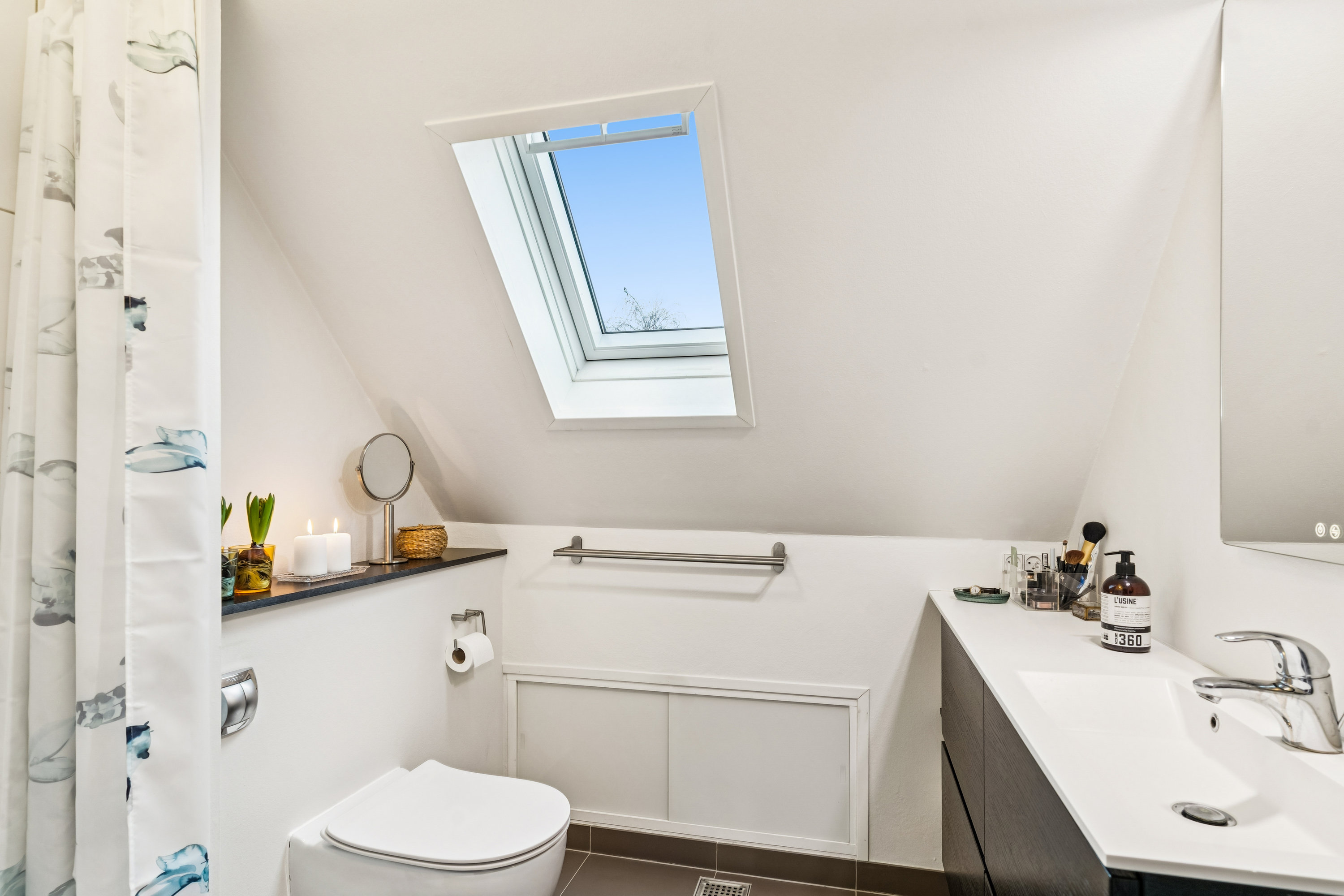 Fremhævet badeværelse billede i fuldskærmstilstand. Billede af Muldvad 57, 2800 Kongens Lyngby