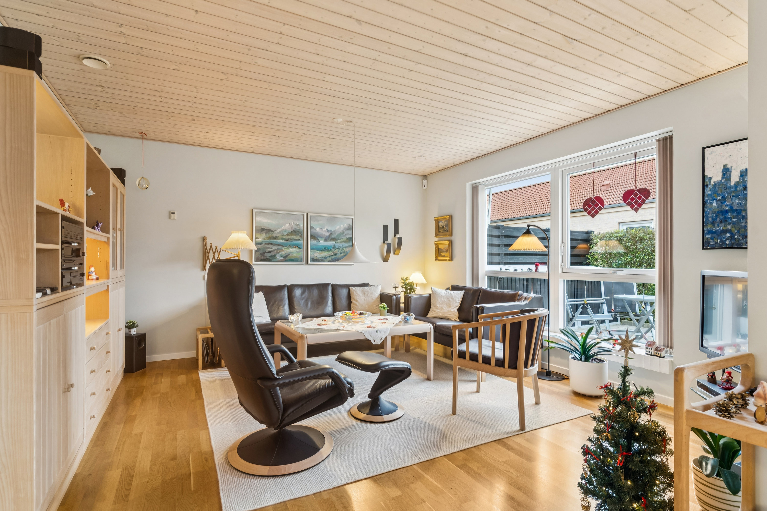 Fremhævet stue billede i fuldskærmstilstand. Billede af Rørløkken 111A, 2730 Herlev