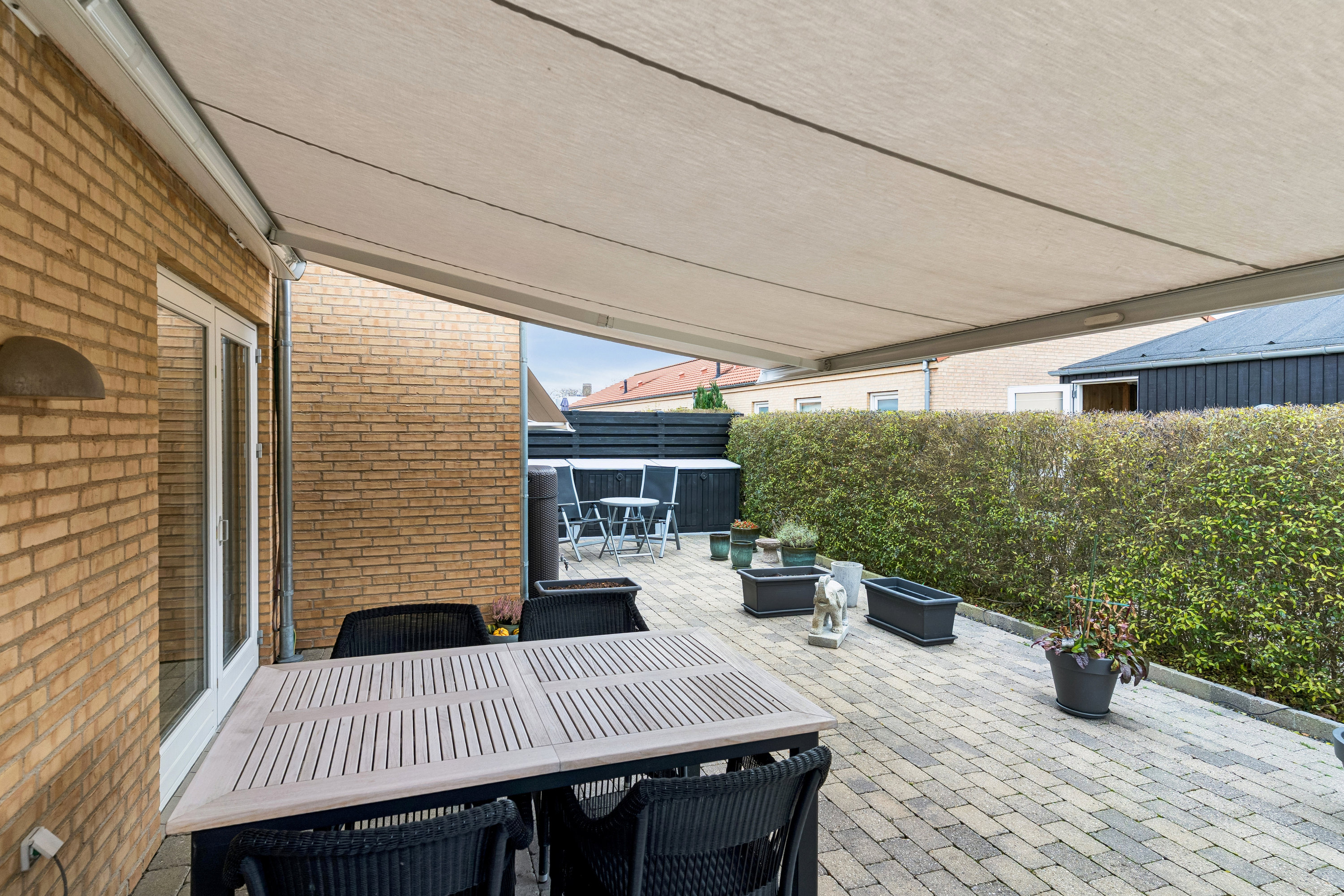 Fremhævet terrasse billede i fuldskærmstilstand. Billede af Rørløkken 111A, 2730 Herlev