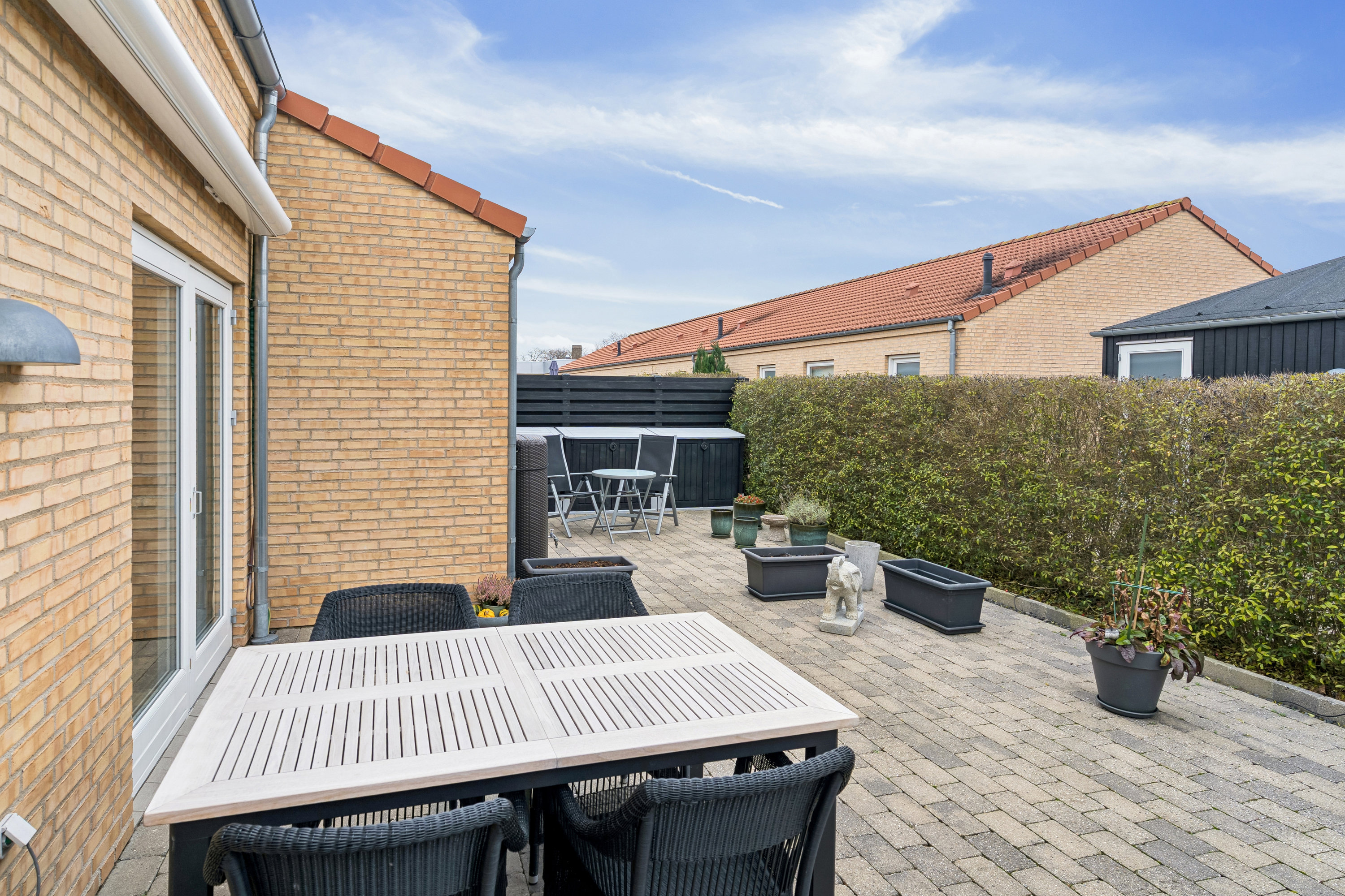 Fremhævet terrasse billede i fuldskærmstilstand. Billede af Rørløkken 111A, 2730 Herlev