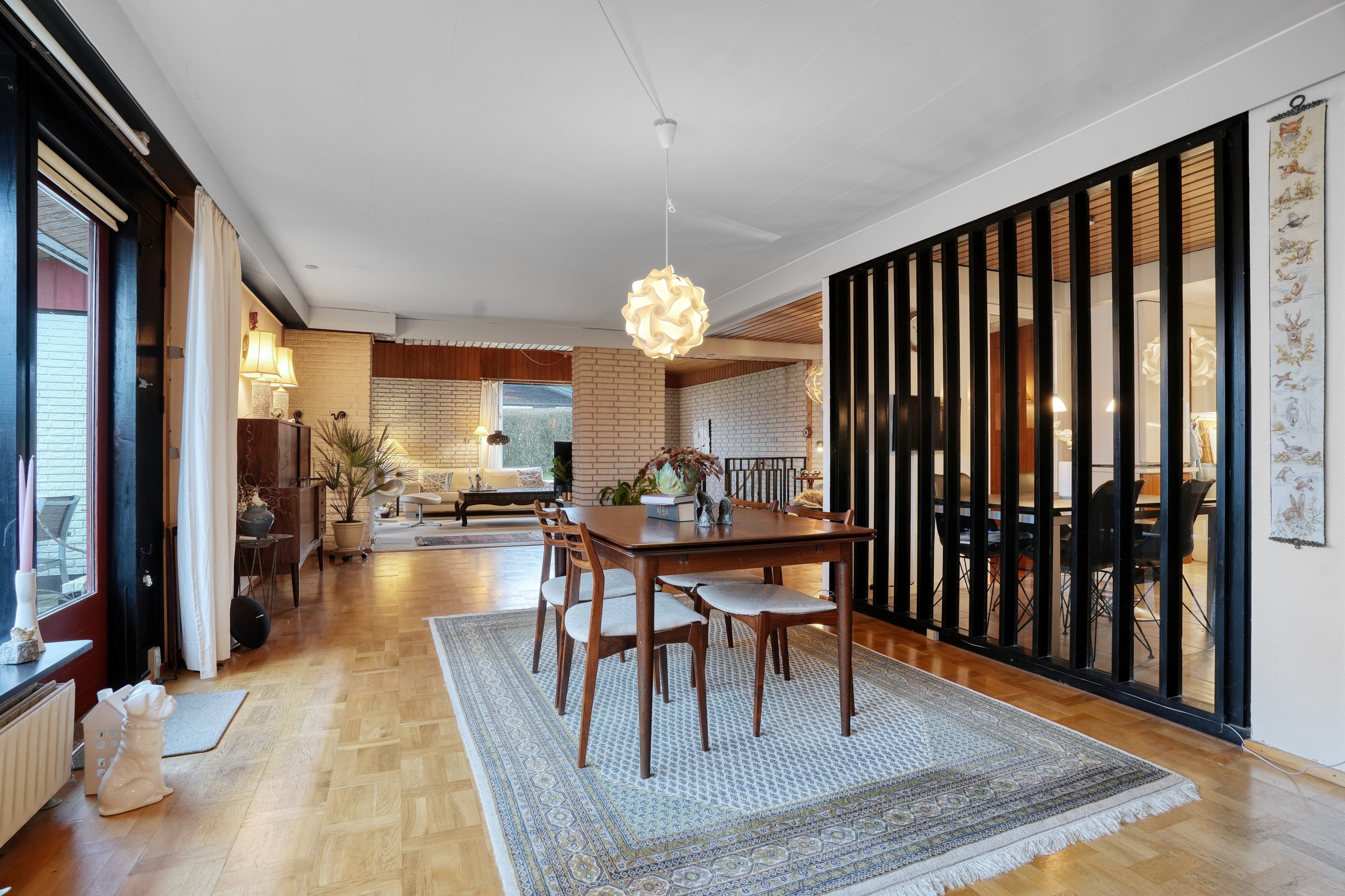 Fremhævet spisestue billede i fuldskærmstilstand. Billede af Rytterhaven 4, 3520 Farum