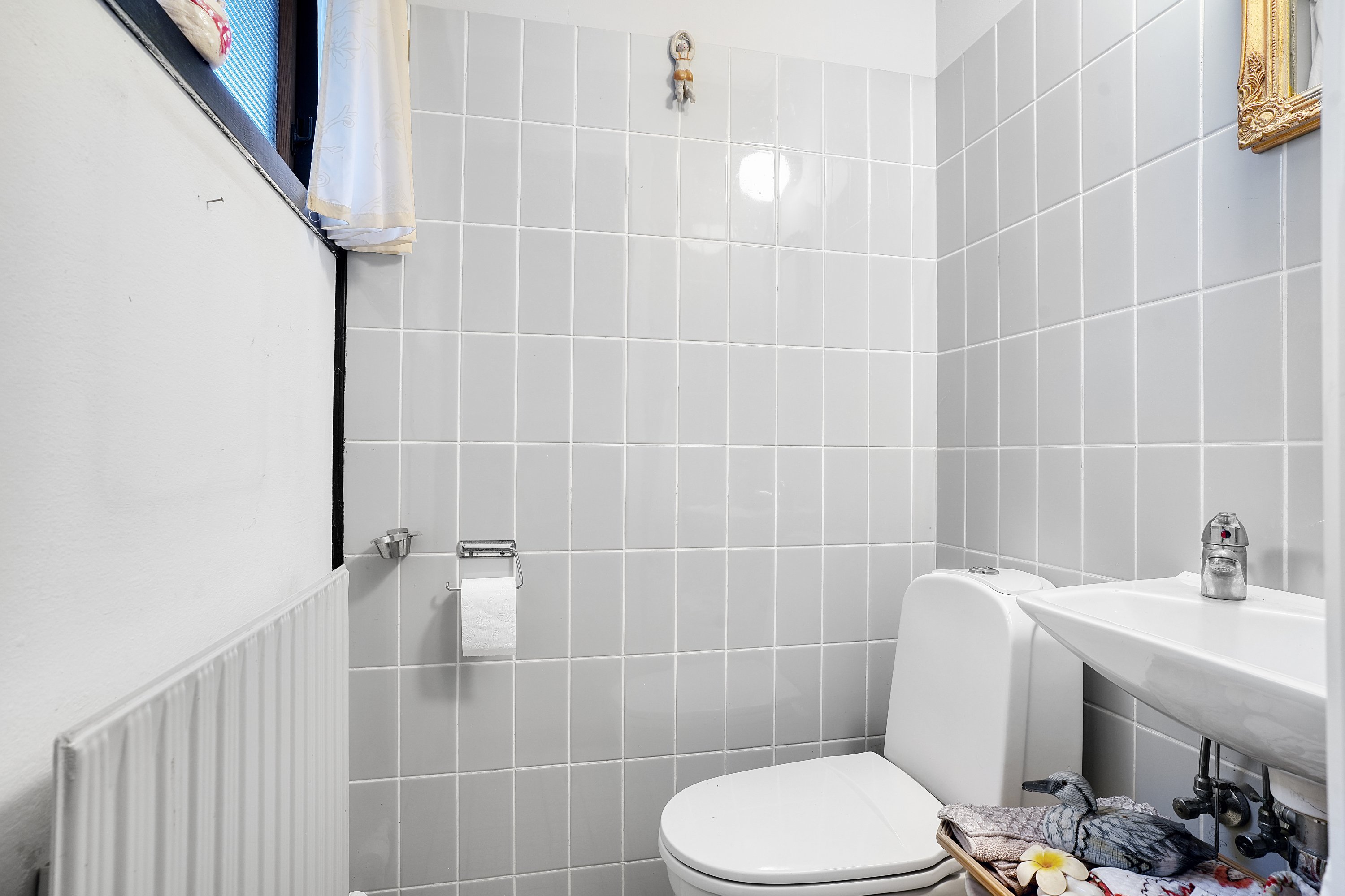 Fremhævet wc billede i fuldskærmstilstand. Billede af Rytterhaven 4, 3520 Farum