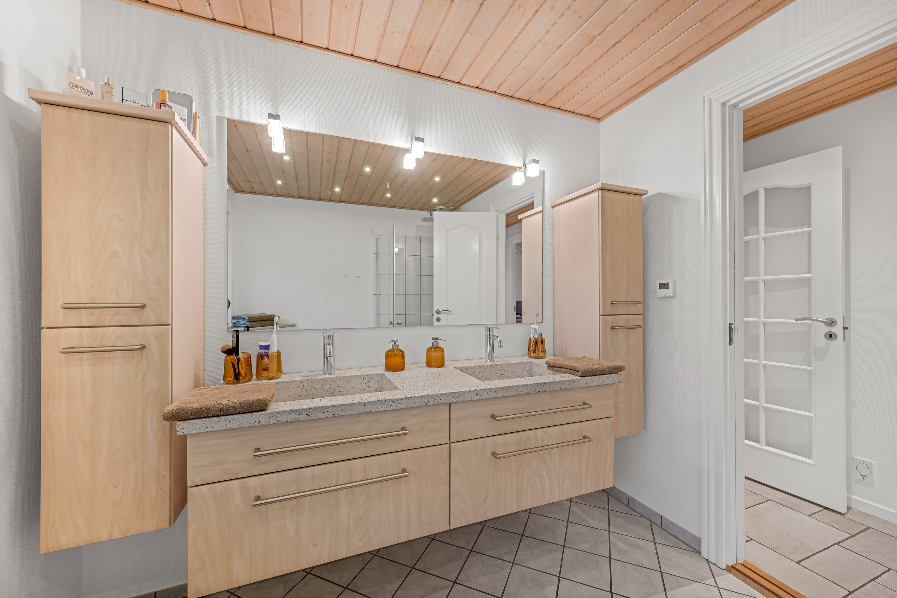 Fremhævet badeværelse billede i fuldskærmstilstand. Billede af Nørredige 4, Nr Bork, 6893 Hemmet