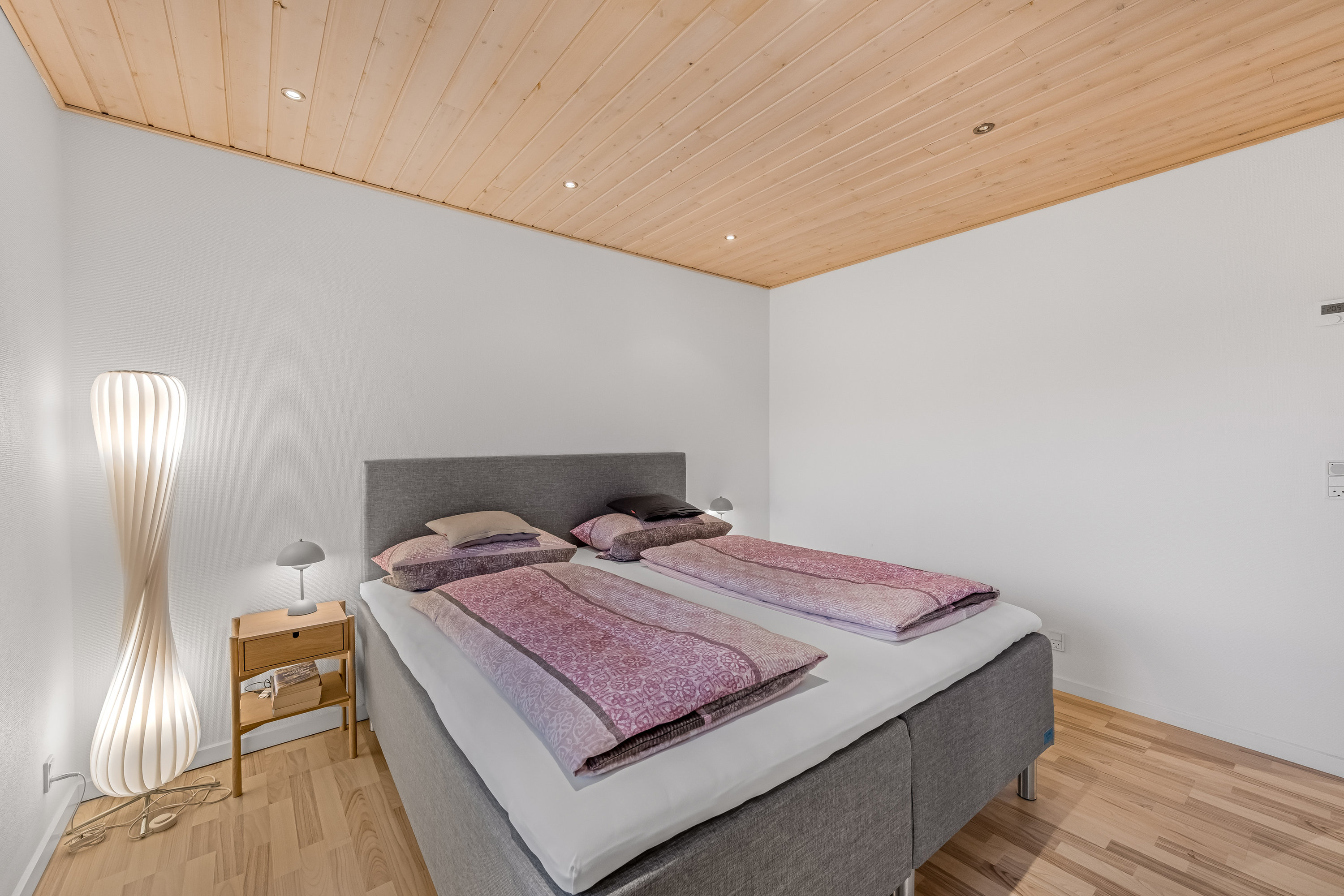 Fremhævet soveværelse billede i fuldskærmstilstand. Billede af Nørredige 4, Nr Bork, 6893 Hemmet