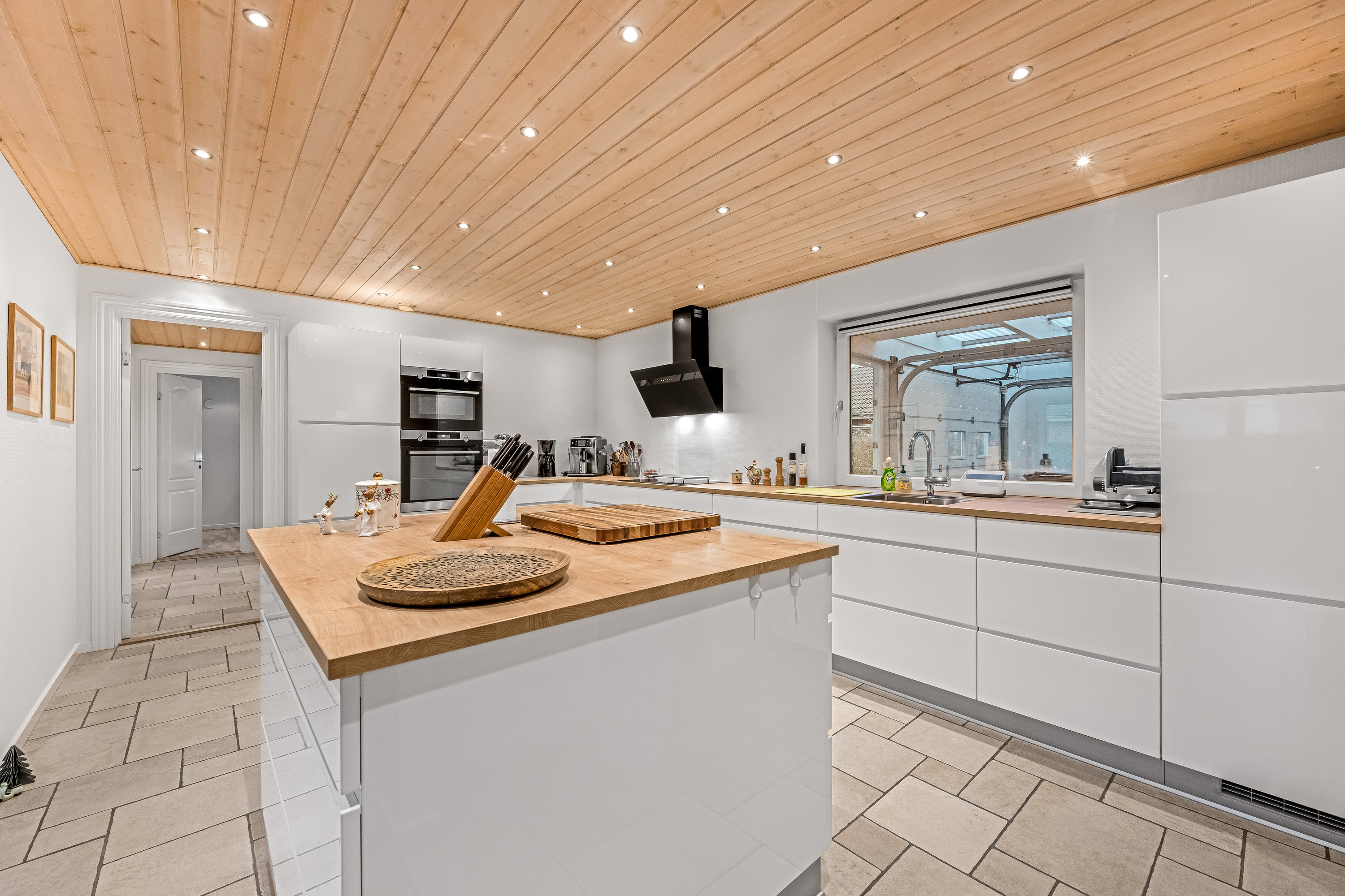 Fremhævet køkken billede i fuldskærmstilstand. Billede af Nørredige 4, Nr Bork, 6893 Hemmet