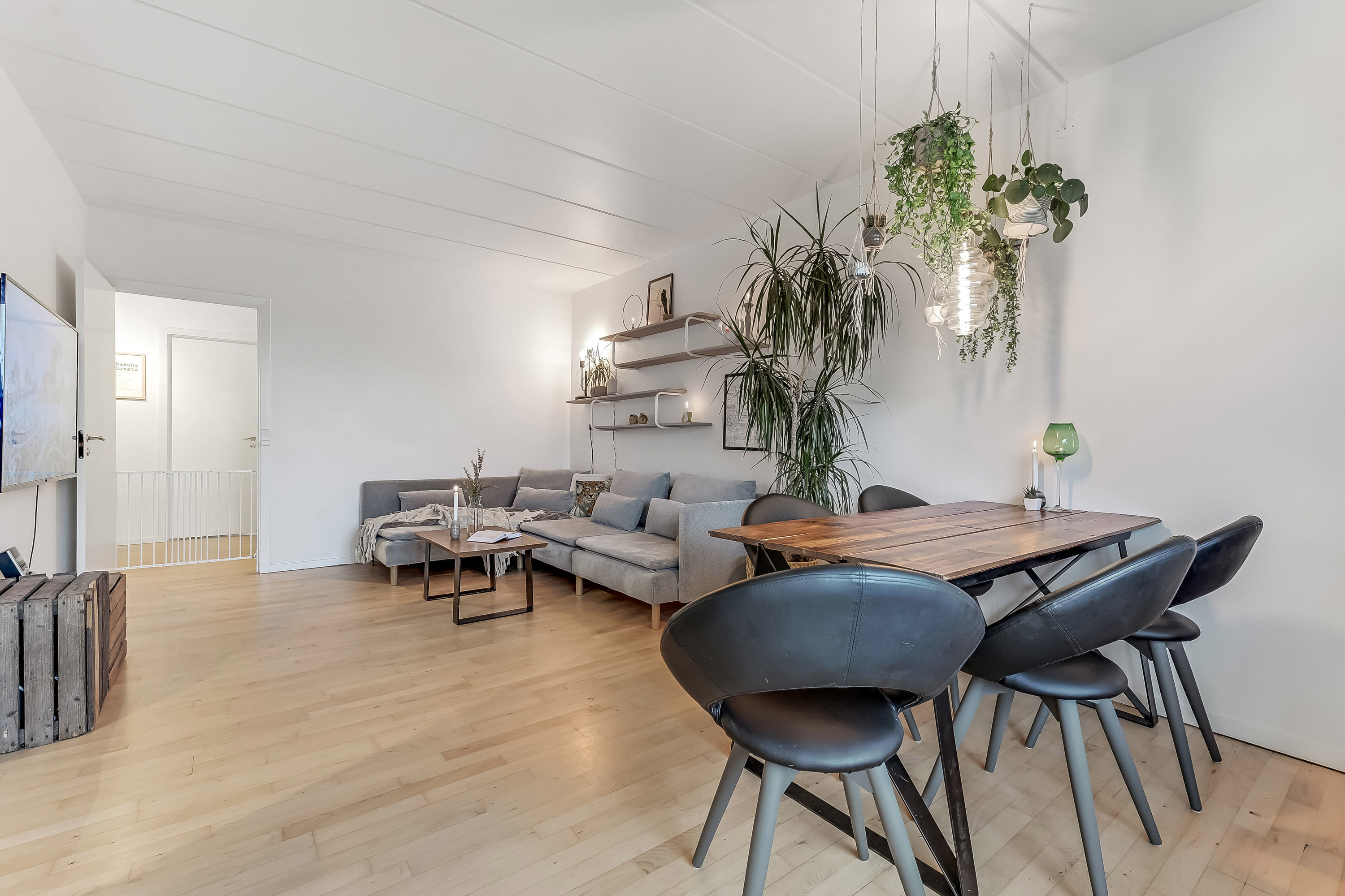 Fremhævet stue billede i fuldskærmstilstand. Billede af Skoleparken 15, 1. th., 6705 Esbjerg Ø