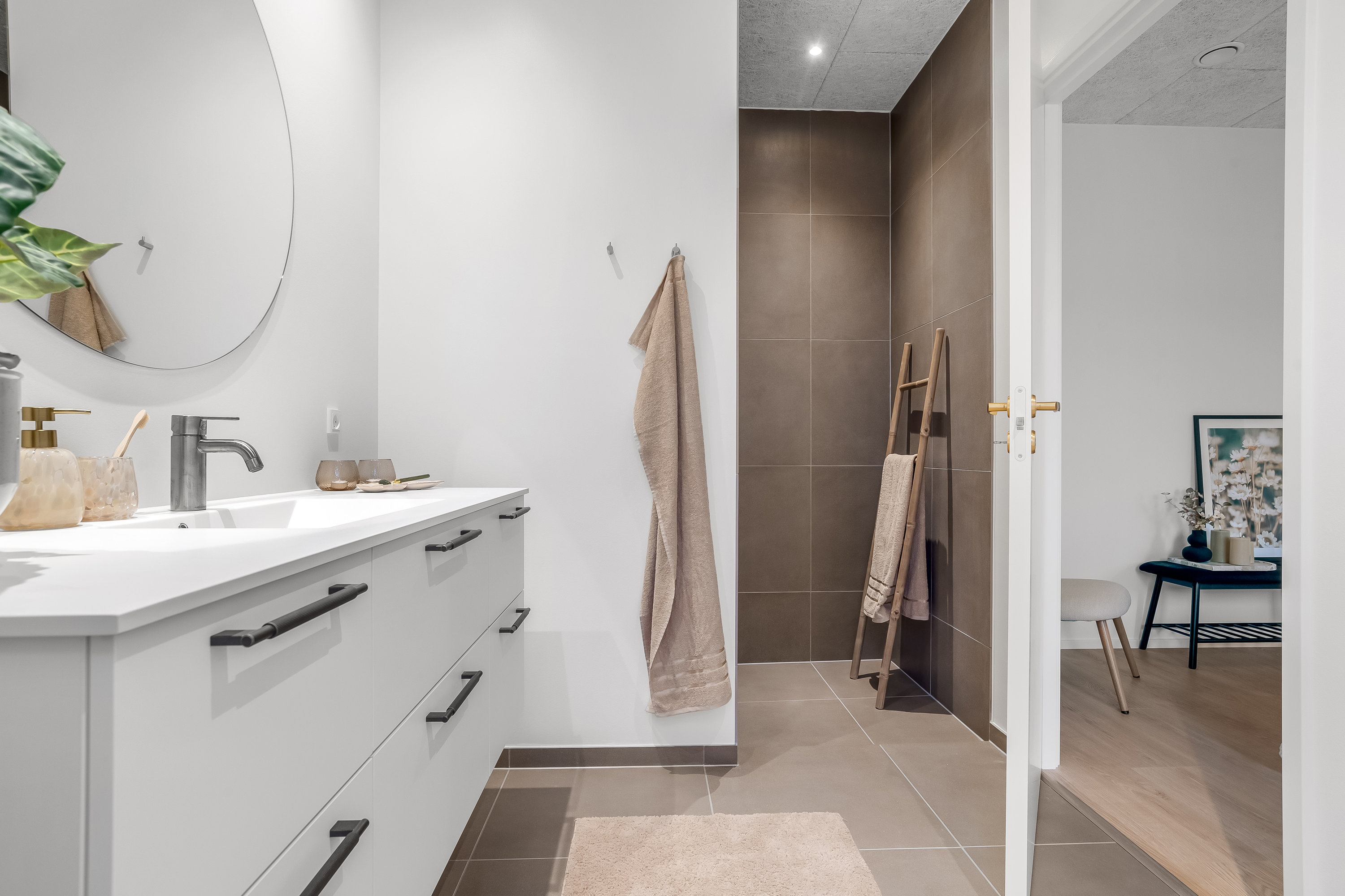 Fremhævet badeværelse billede i fuldskærmstilstand. Billede af Dåhjorten 10, Halgårde, 7500 Holstebro