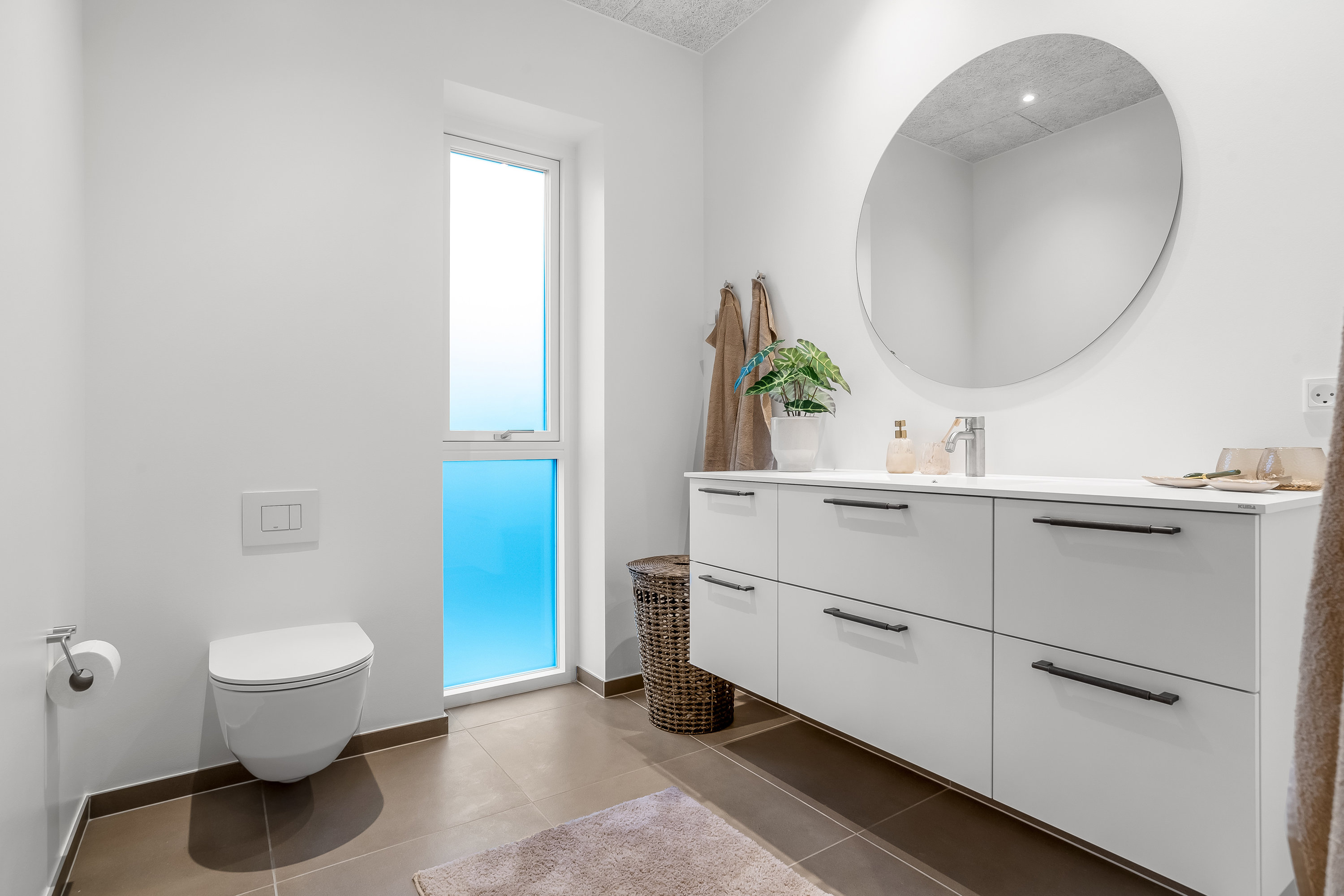 Fremhævet badeværelse billede i fuldskærmstilstand. Billede af Dåhjorten 10, Halgårde, 7500 Holstebro