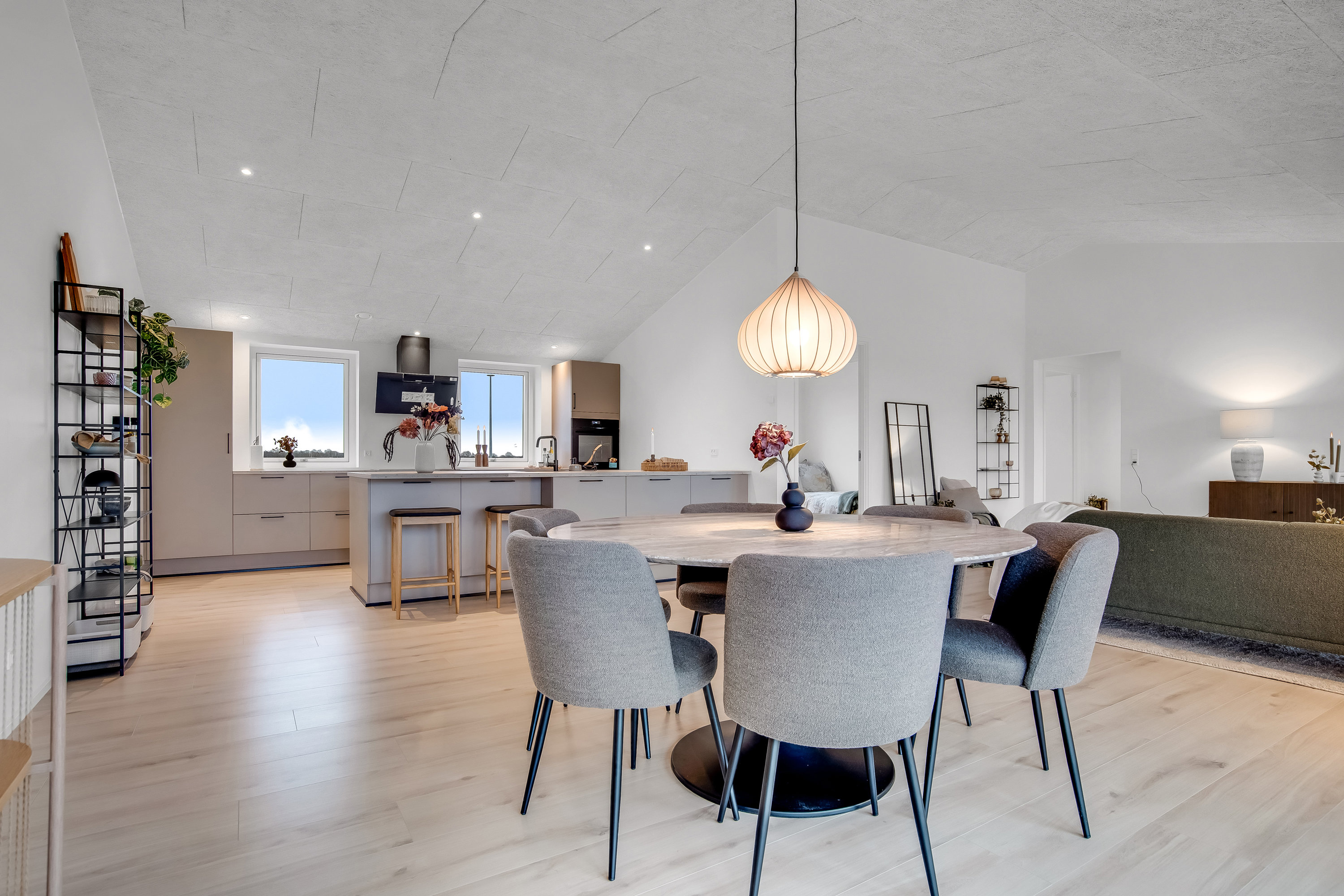 Fremhævet køkken alrum billede i fuldskærmstilstand. Billede af Råbukken 12, Halgårde, 7500 Holstebro