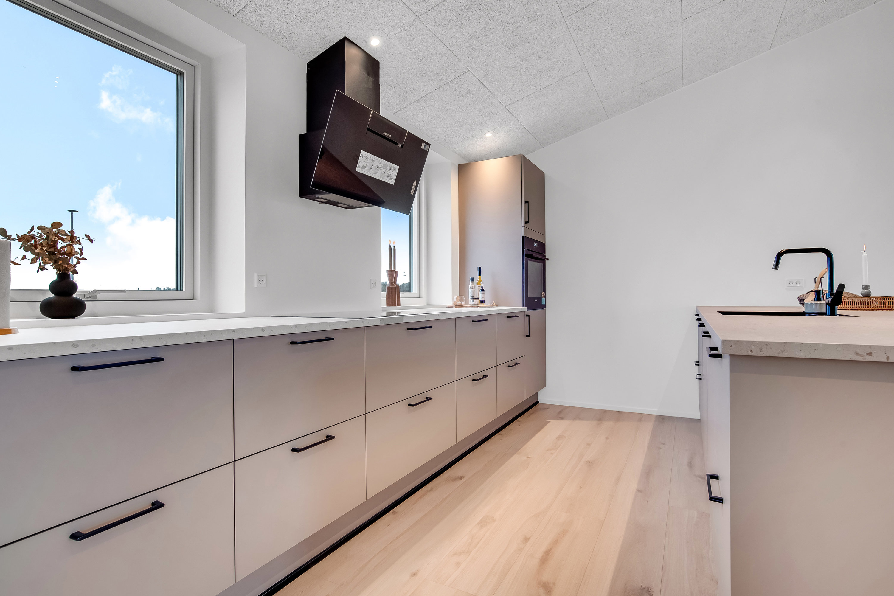 Fremhævet køkken billede i fuldskærmstilstand. Billede af Råbukken 12, Halgårde, 7500 Holstebro