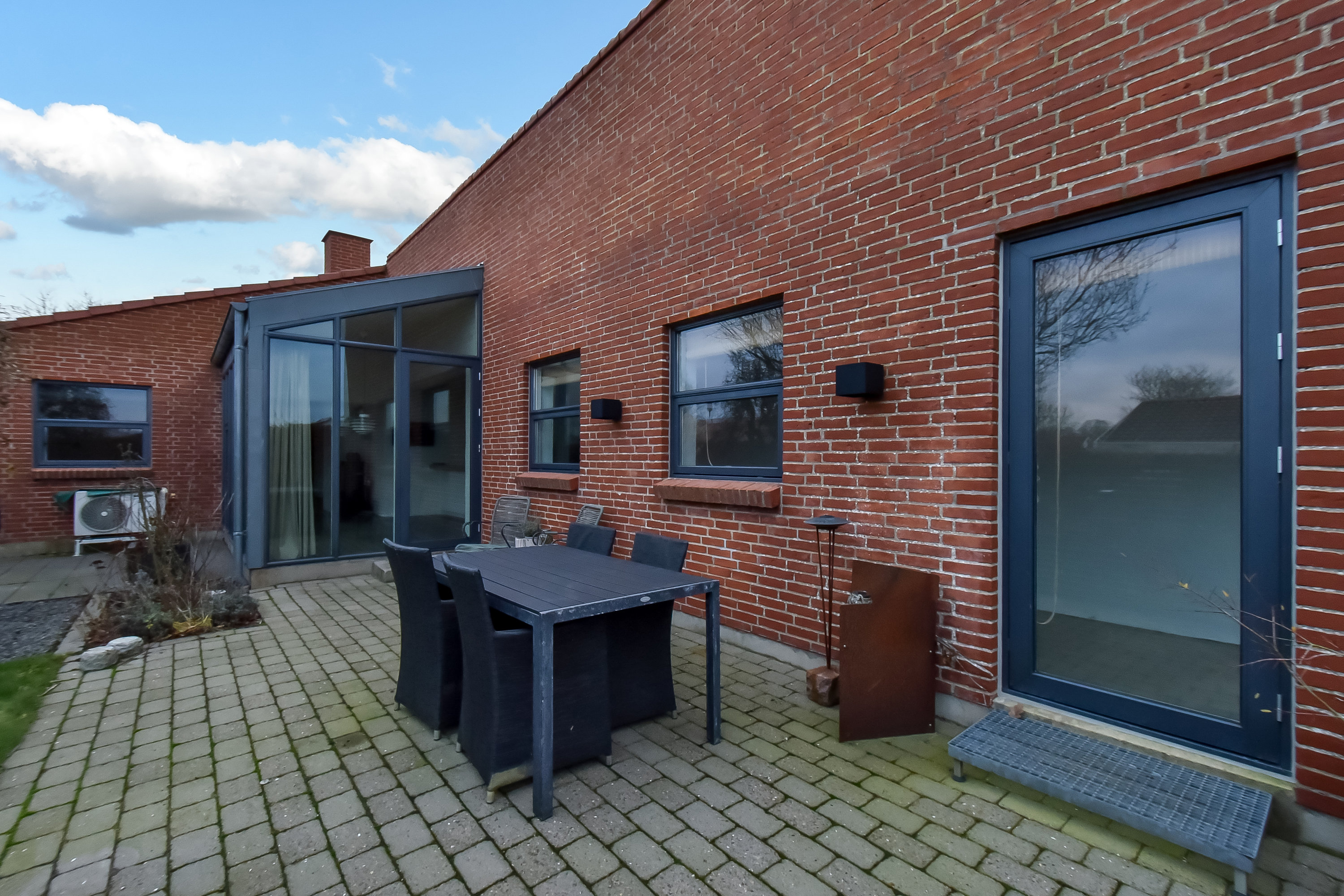 Fremhævet terrasse billede i fuldskærmstilstand. Billede af Østertorp 16, Gjellerup, 7400 Herning