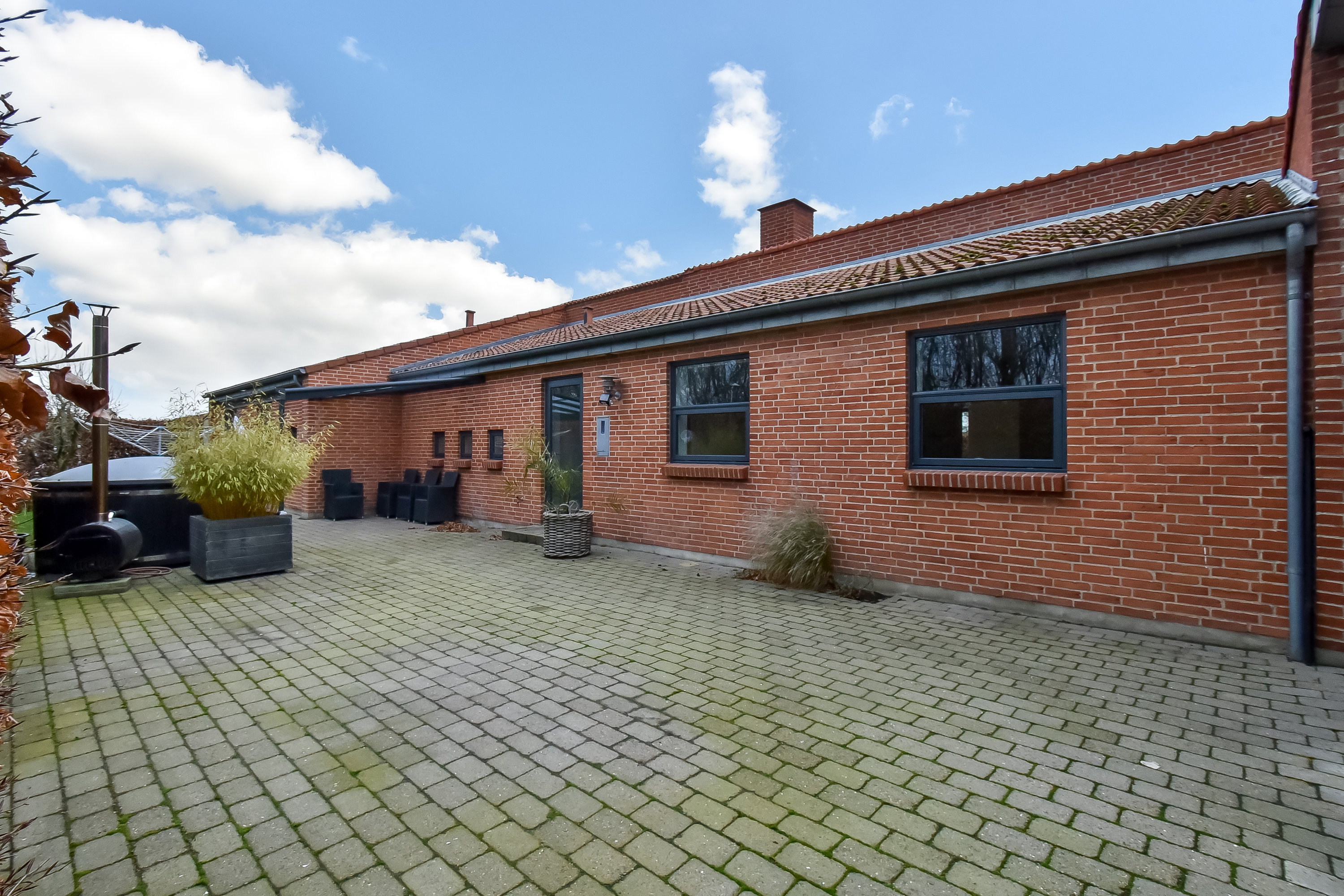 Fremhævet terrasse billede i fuldskærmstilstand. Billede af Østertorp 16, Gjellerup, 7400 Herning