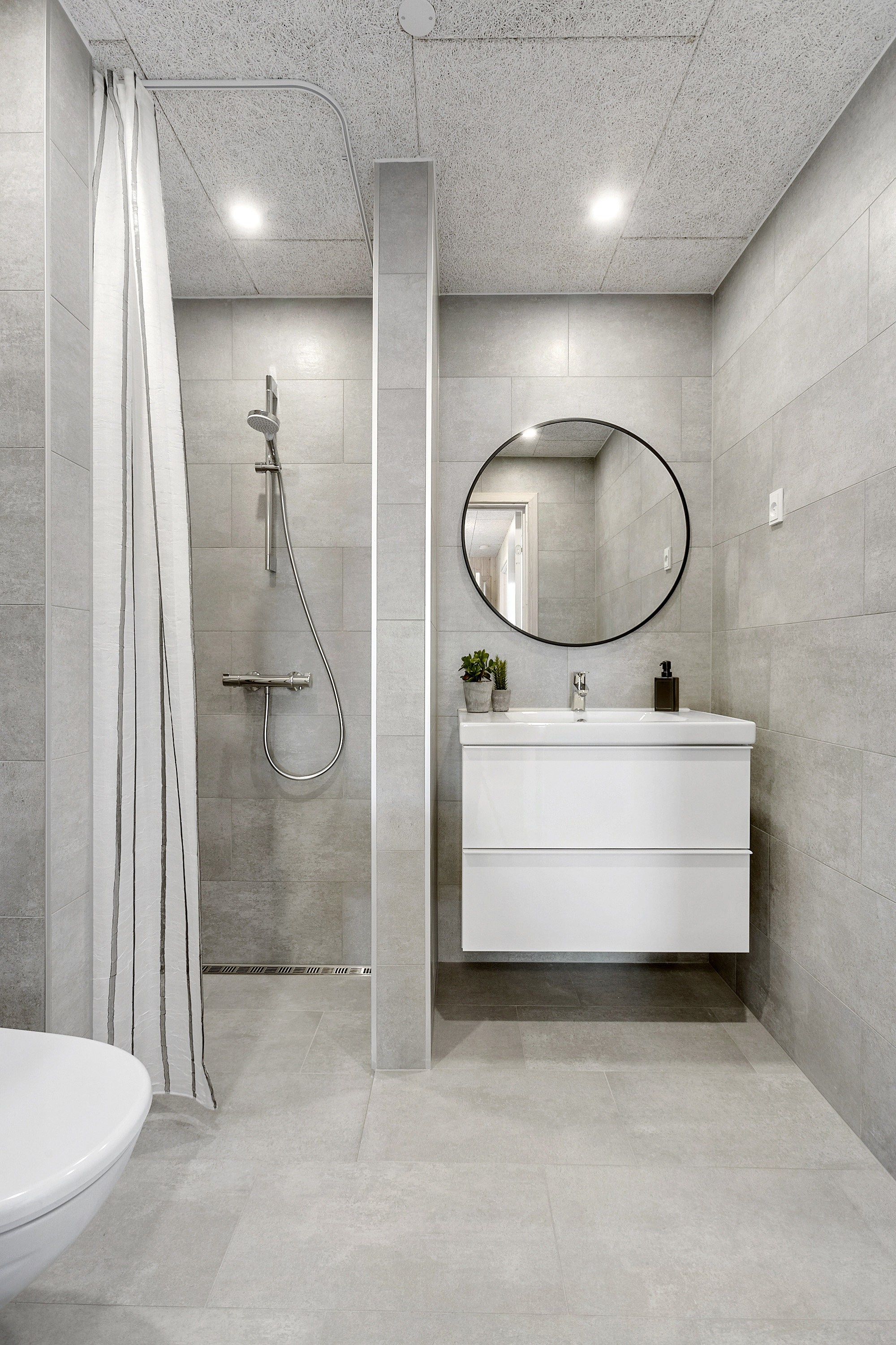 Fremhævet badeværelse billede i fuldskærmstilstand. Billede af Kallehaven 3, Åsendrup, 9480 Løkken