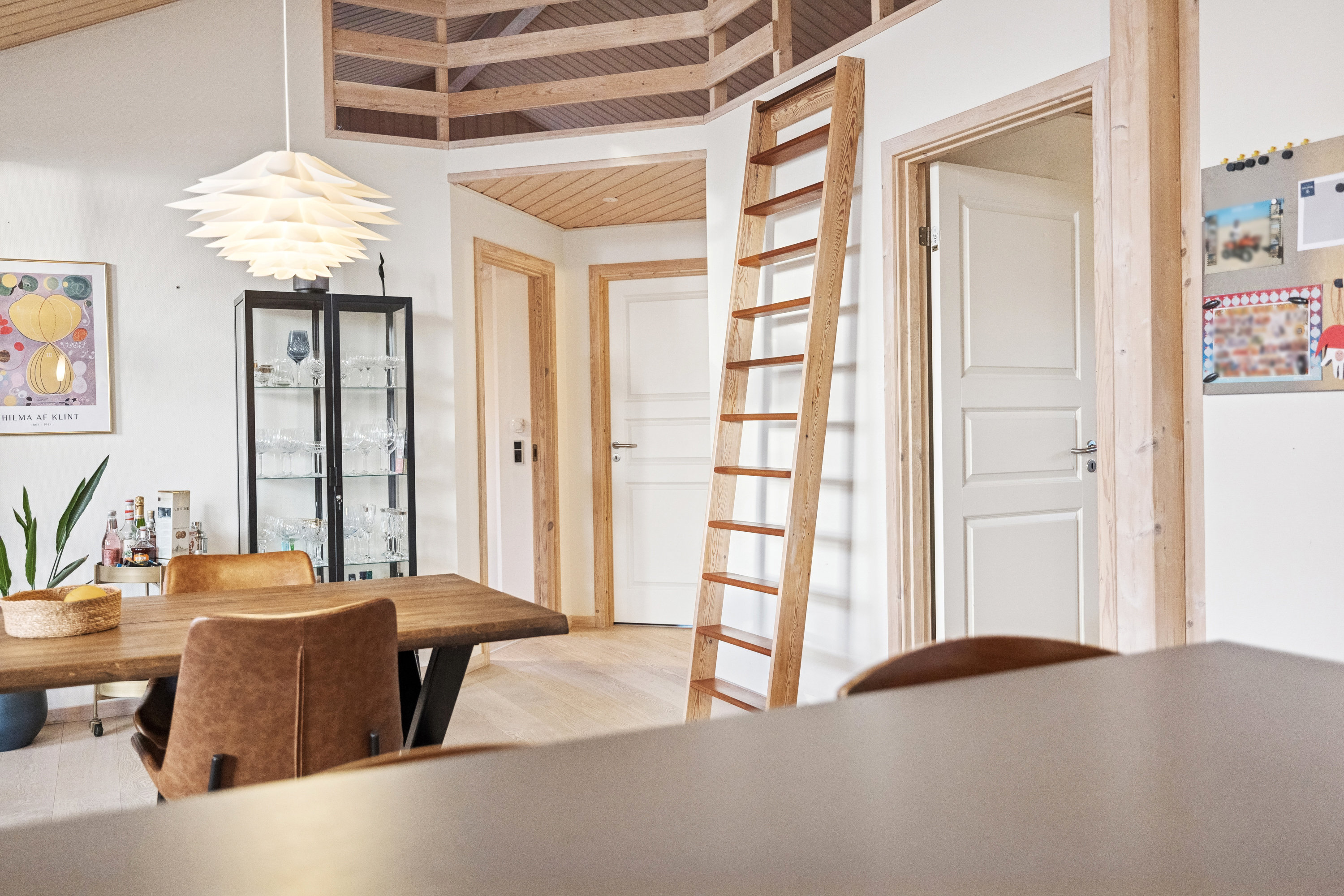 Fremhævet stue billede i fuldskærmstilstand. Billede af Blålyngen 11, 7470 Karup J