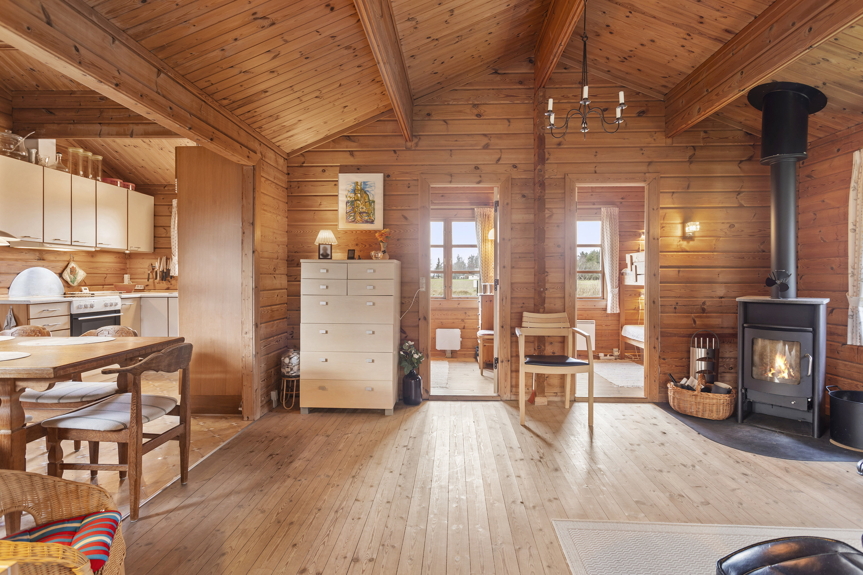 Fremhævet stue billede i fuldskærmstilstand. Billede af Engdraget 16, Bratten, 9981 Jerup