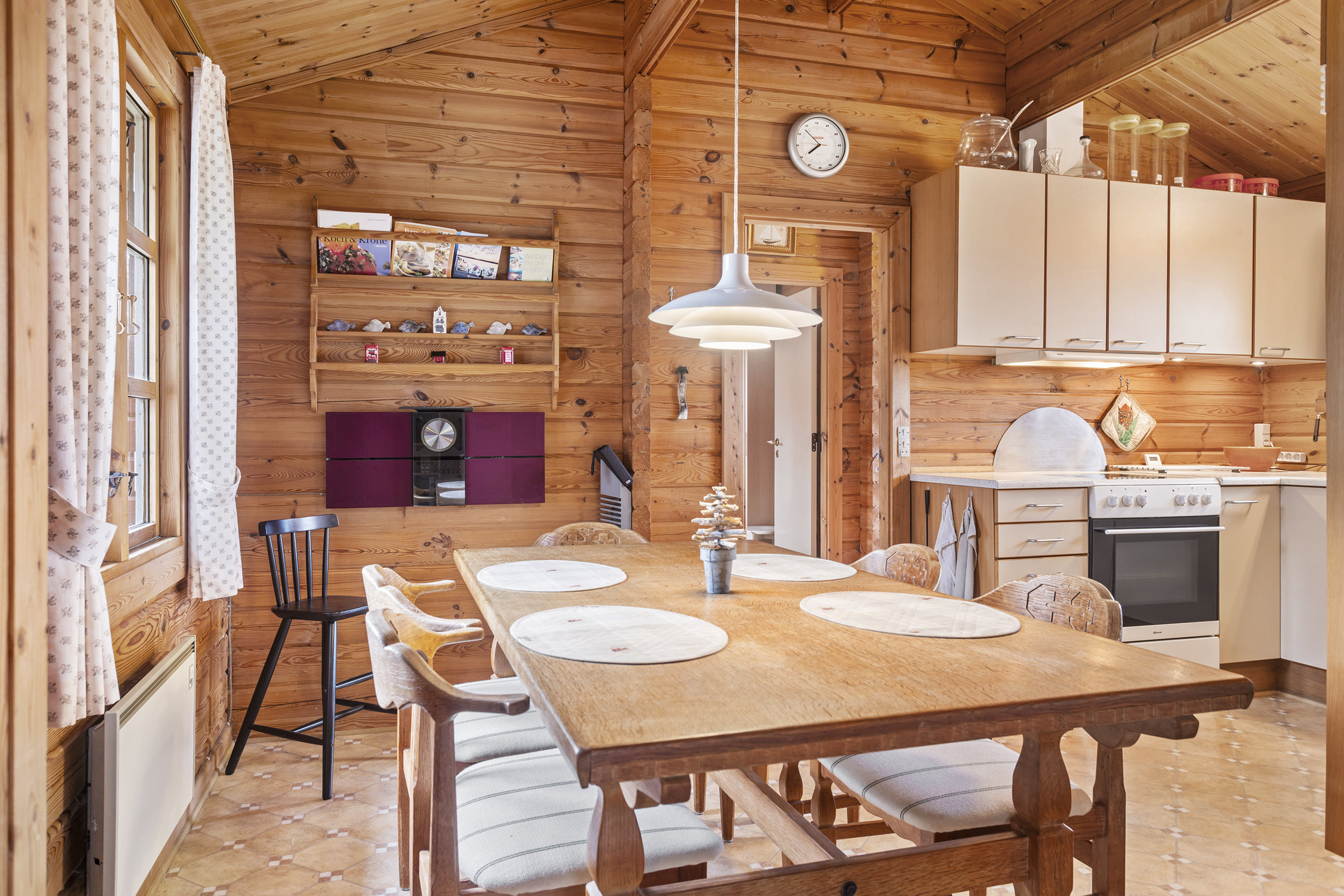 Fremhævet køkken alrum billede i fuldskærmstilstand. Billede af Engdraget 16, Bratten, 9981 Jerup