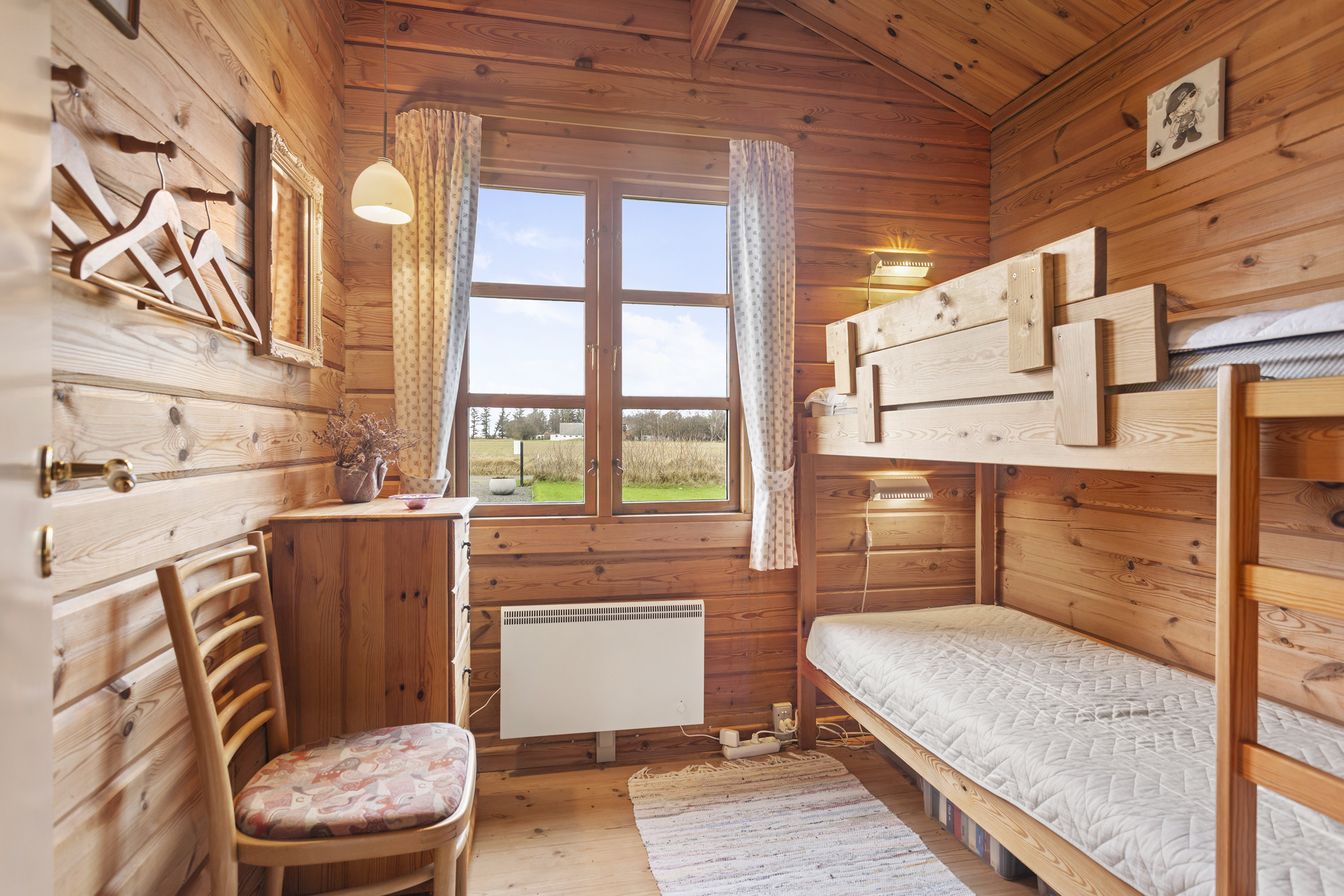 Fremhævet værelse billede i fuldskærmstilstand. Billede af Engdraget 16, Bratten, 9981 Jerup