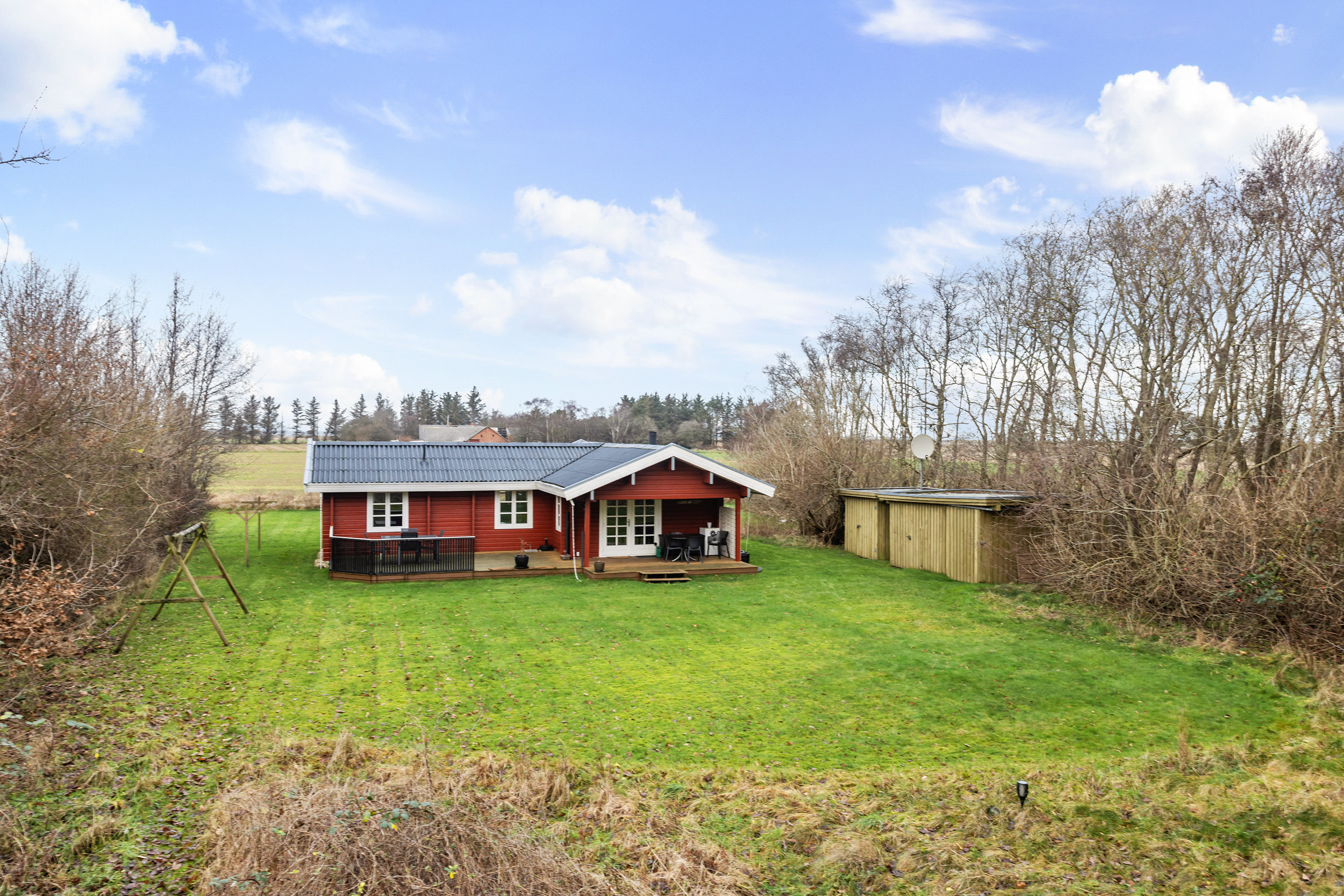 Fremhævet facade billede i fuldskærmstilstand. Billede af Engdraget 16, Bratten, 9981 Jerup