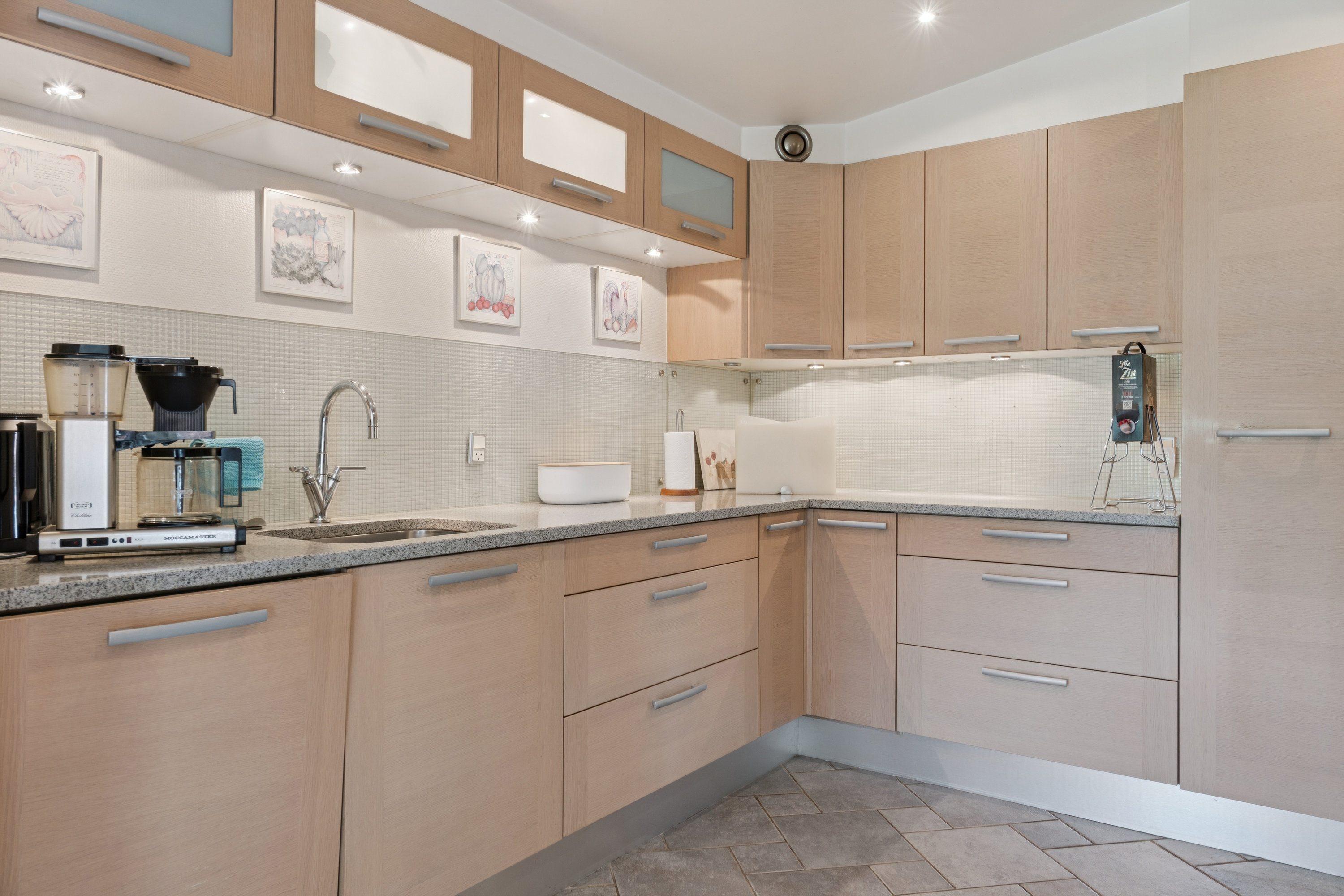 Fremhævet køkken billede i fuldskærmstilstand. Billede af Vodskovvej 97, 9310 Vodskov